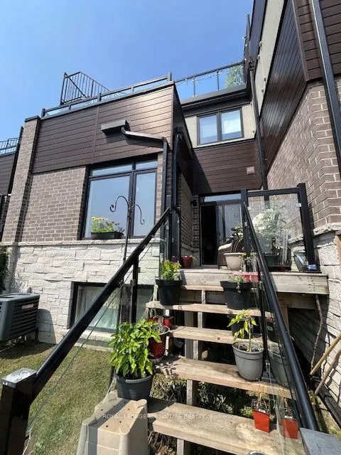 35 Midhurst Heights, #4