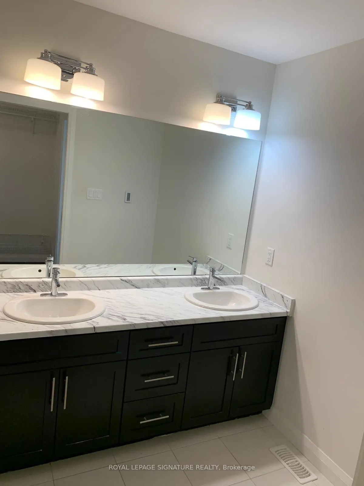 35 Midhurst Heights, #4