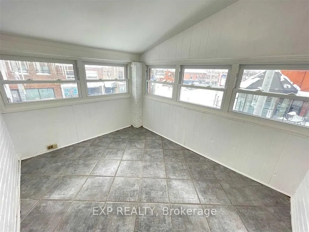 229 Locke Street S