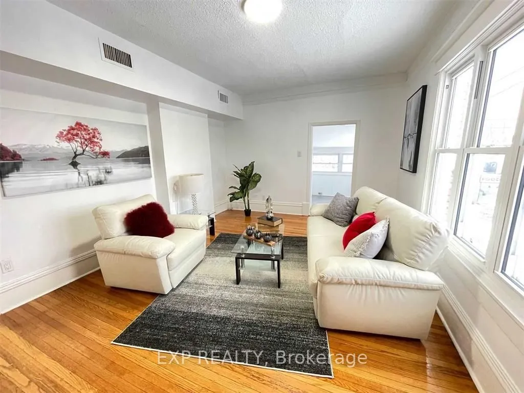 229 Locke Street S