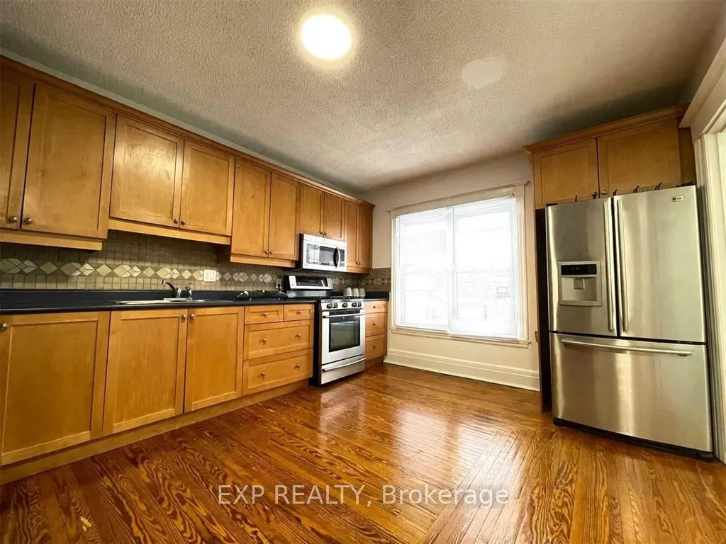 229 Locke Street S