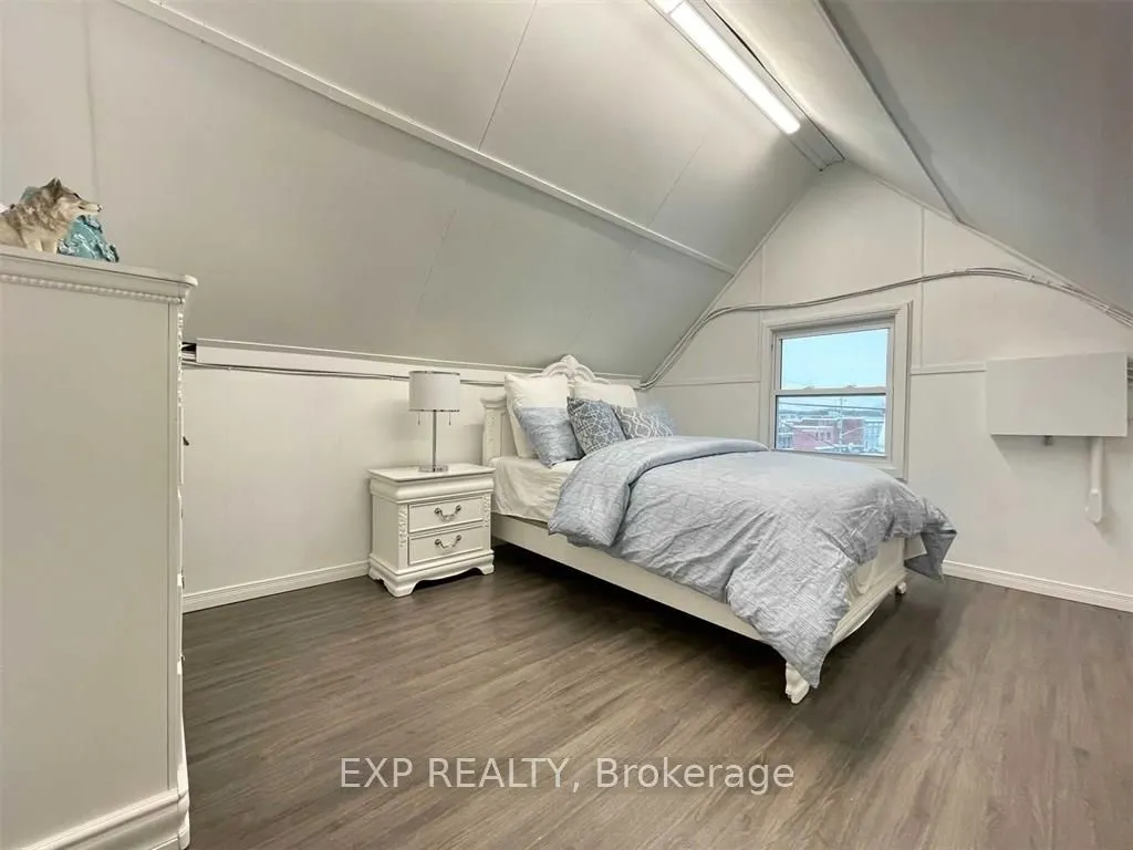 229 Locke Street S