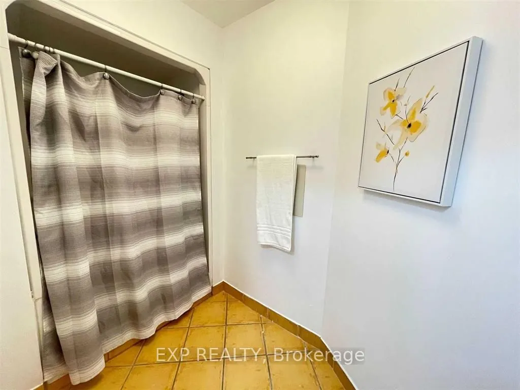 229 Locke Street S