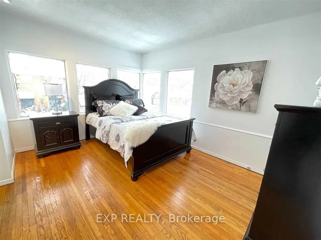 229 Locke Street S