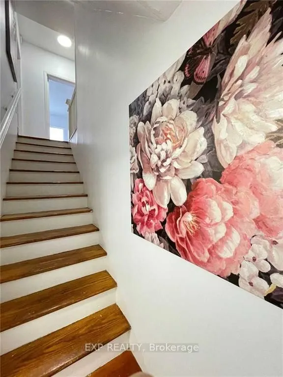 229 Locke Street S