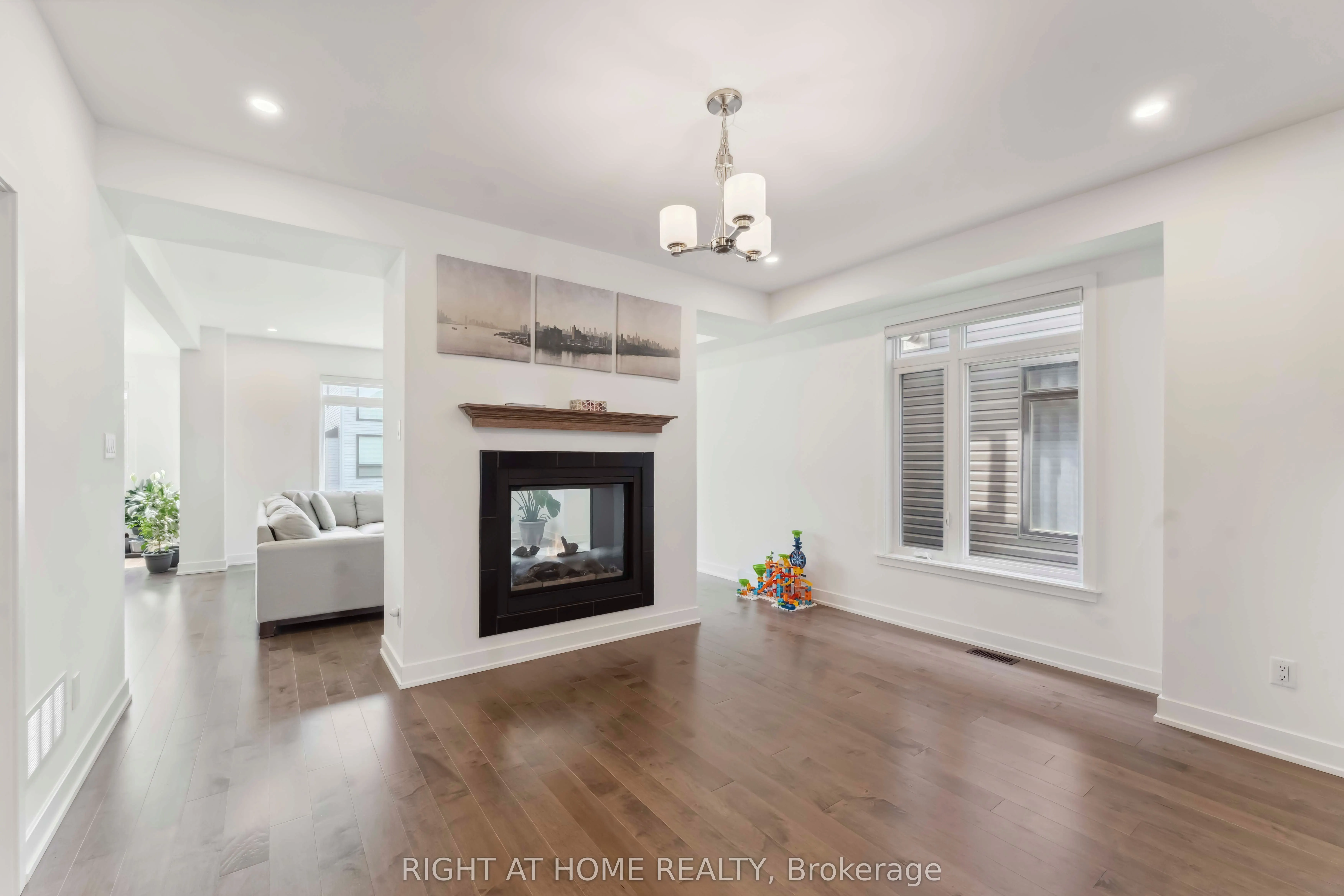 848 Beckton Heights S
