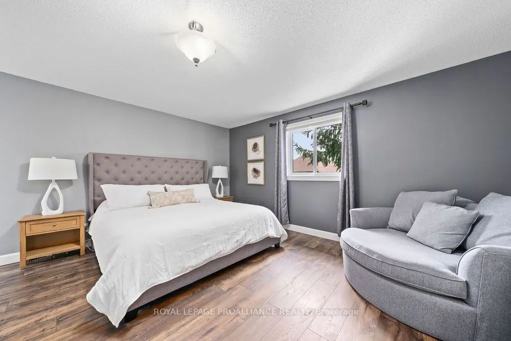 56 Sherwood Crescent
