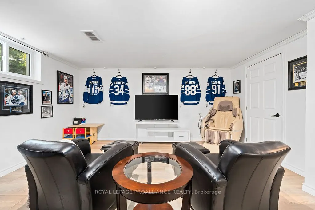 56 Sherwood Crescent