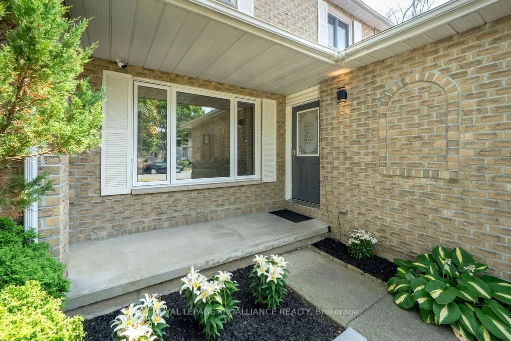 56 Sherwood Crescent