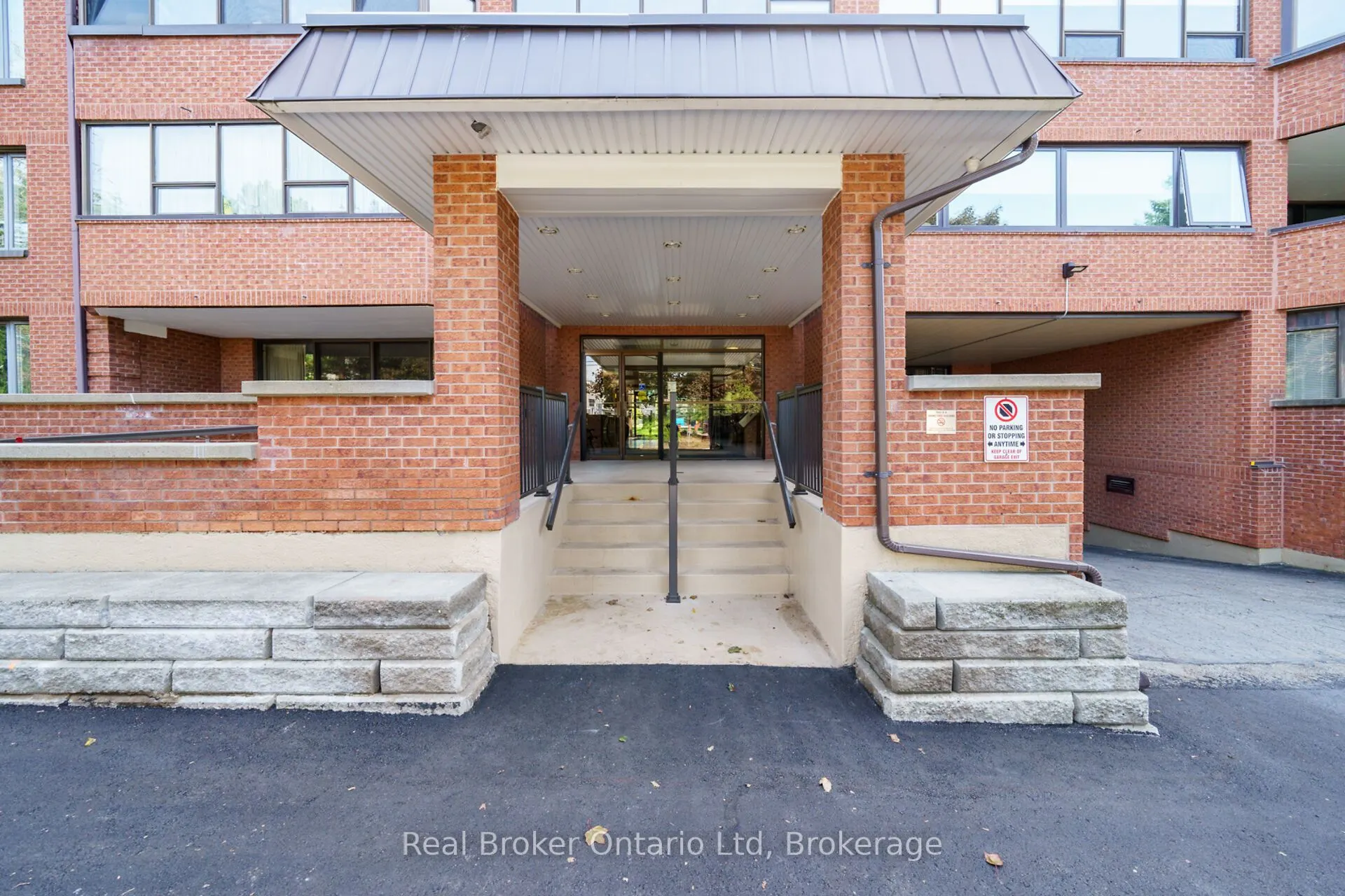 150 Wilson Street W, #314