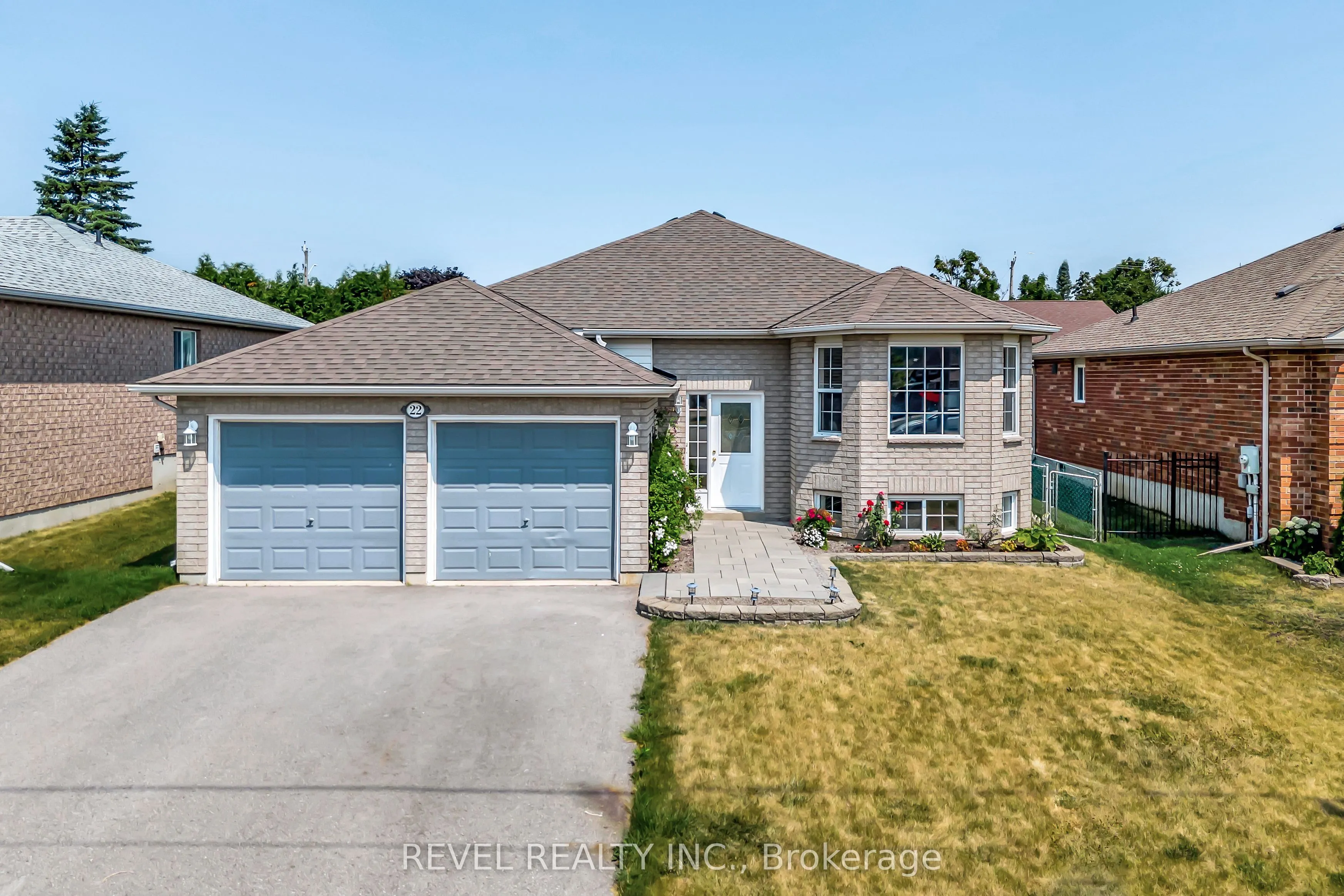 22 McGibbon Boulevard