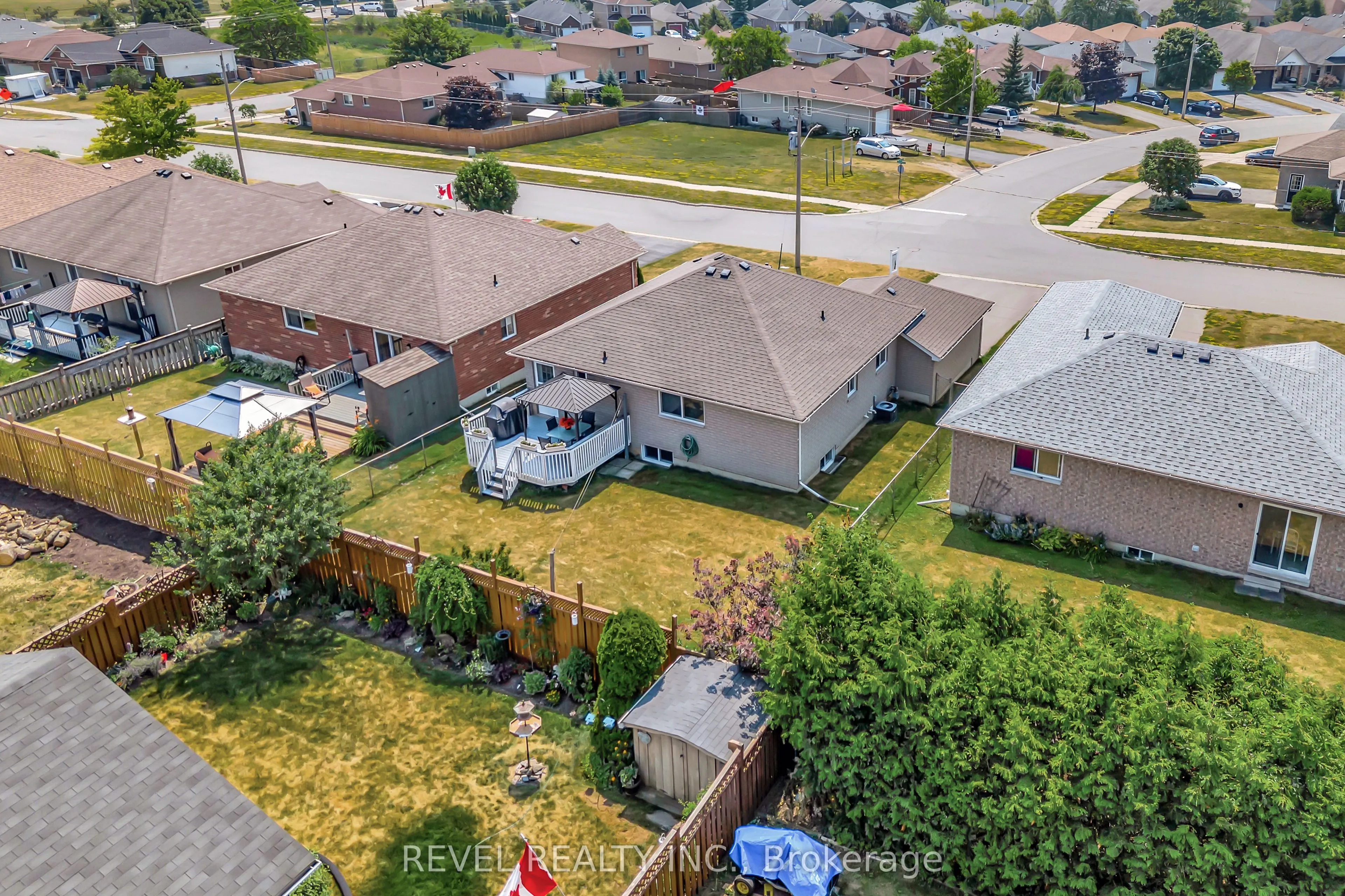 22 McGibbon Boulevard
