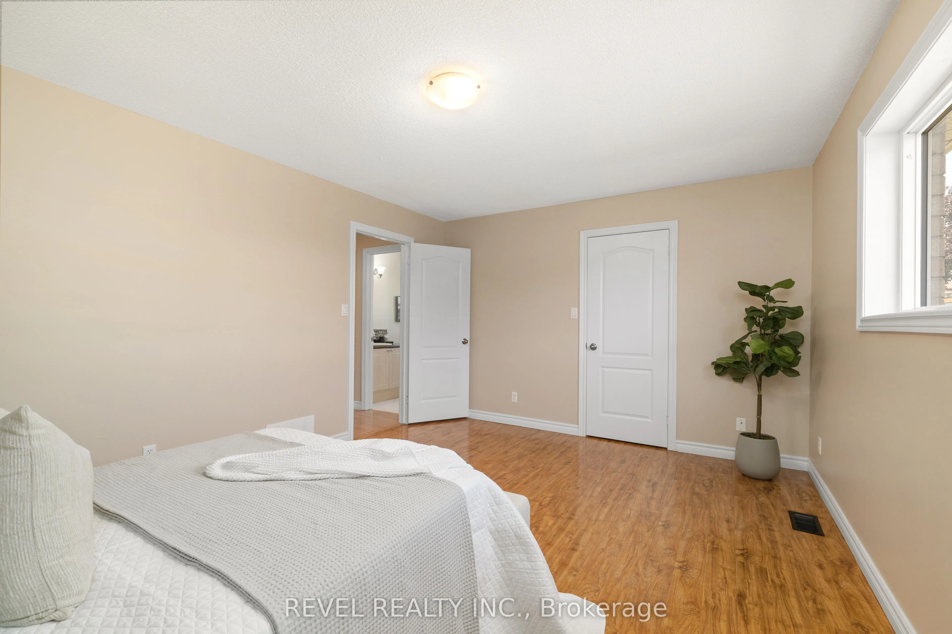 22 McGibbon Boulevard