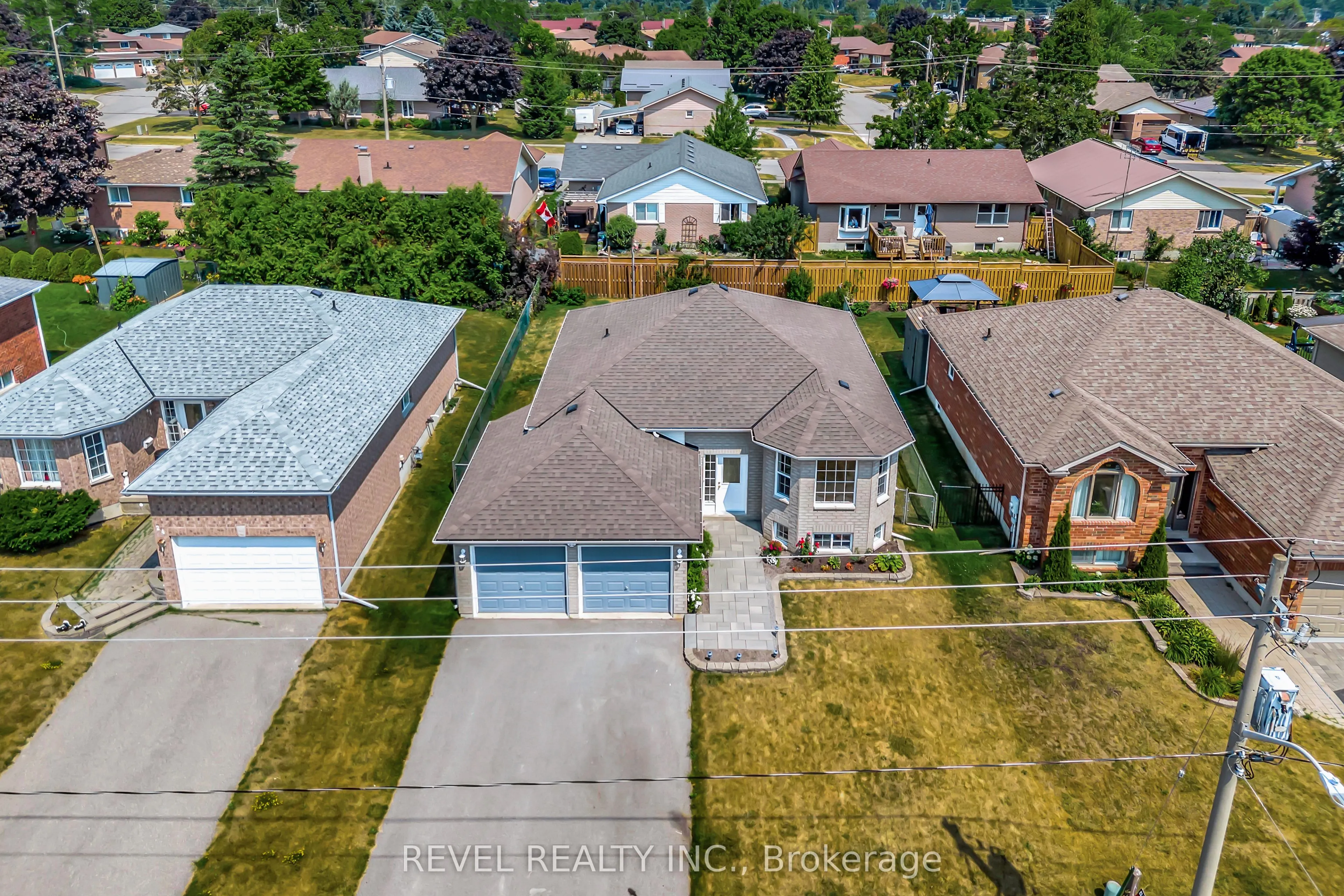 22 McGibbon Boulevard