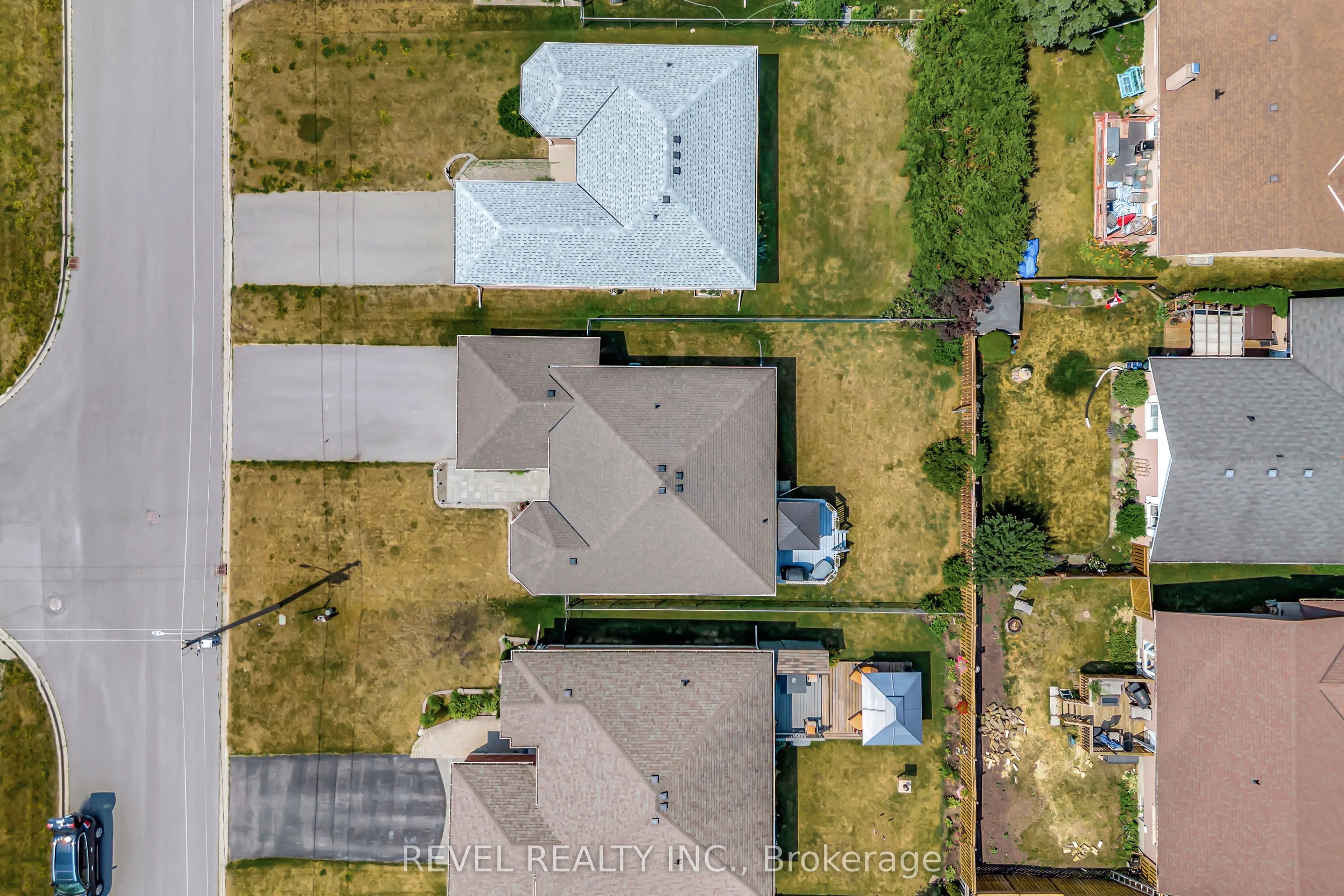 22 McGibbon Boulevard