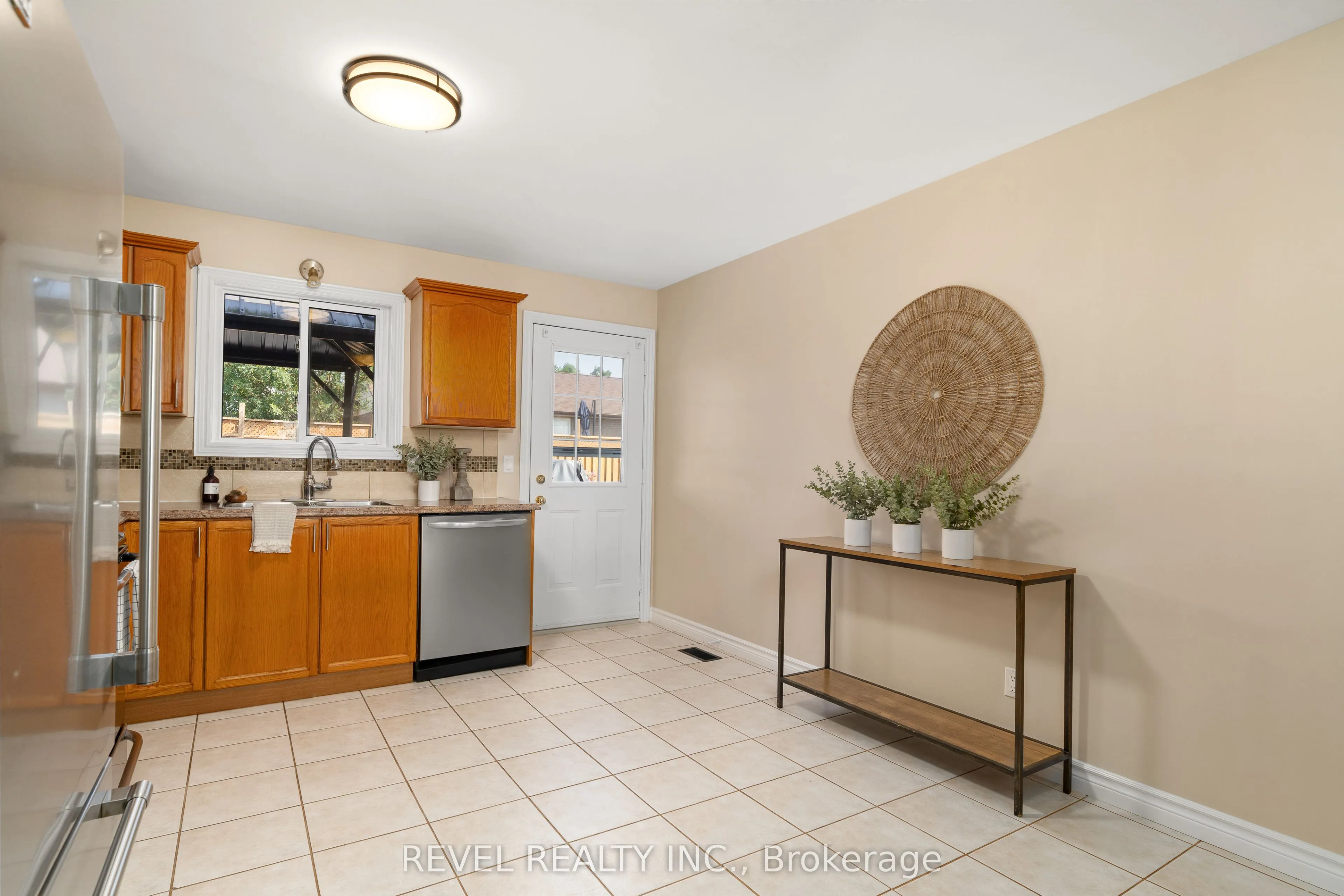 22 McGibbon Boulevard