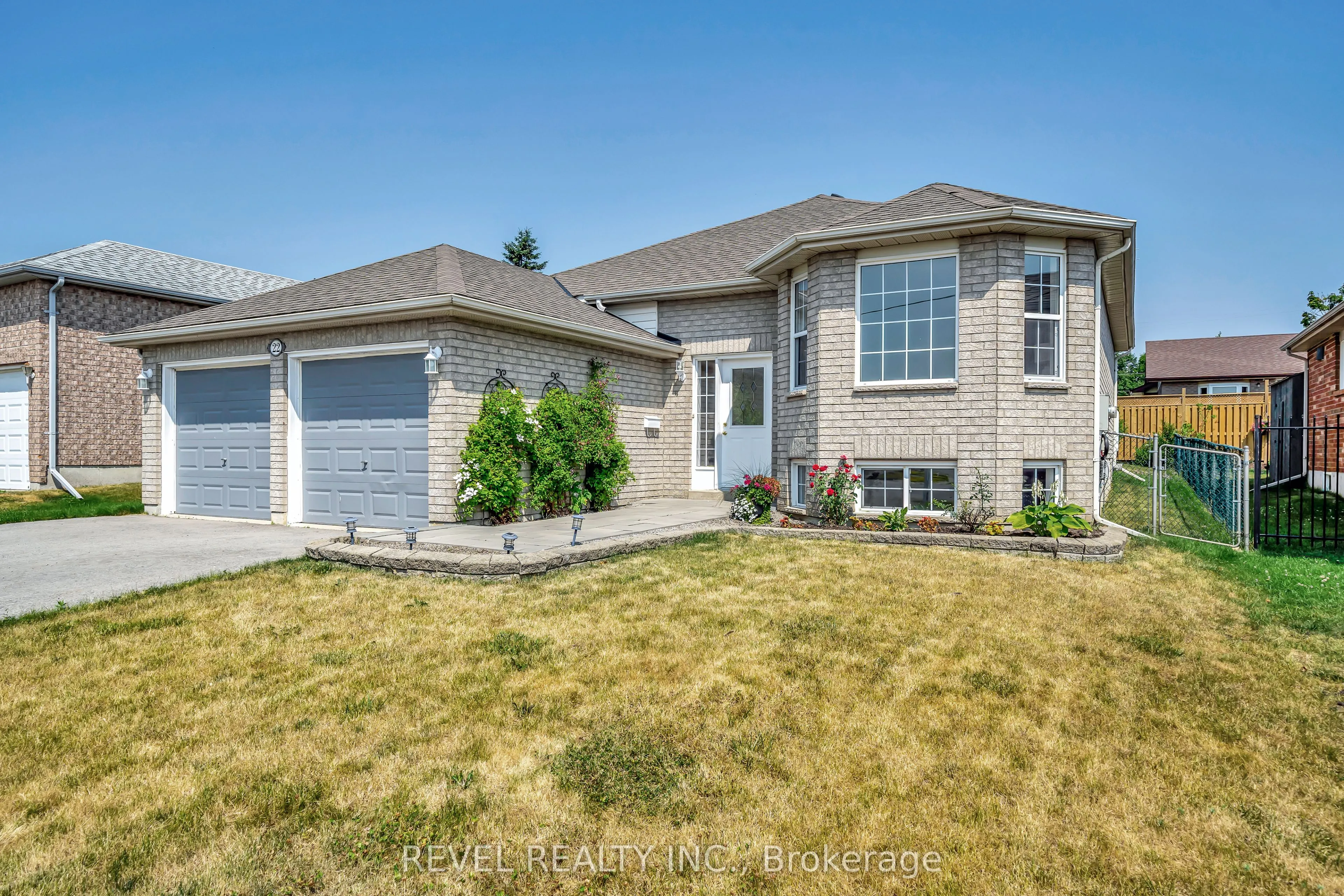 22 McGibbon Boulevard