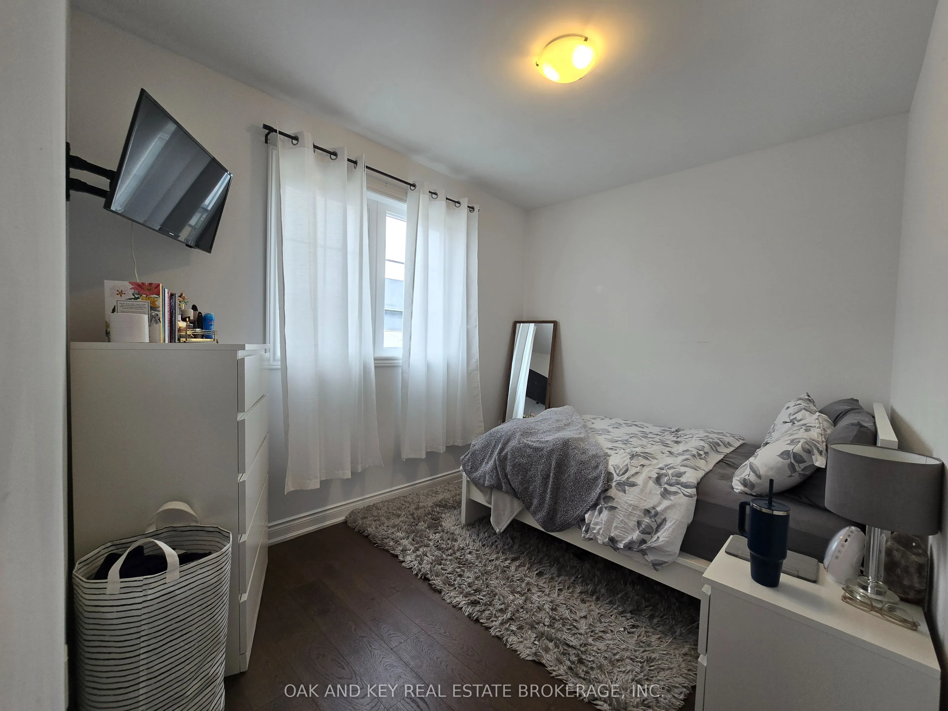 255 Woolwich Street, #204