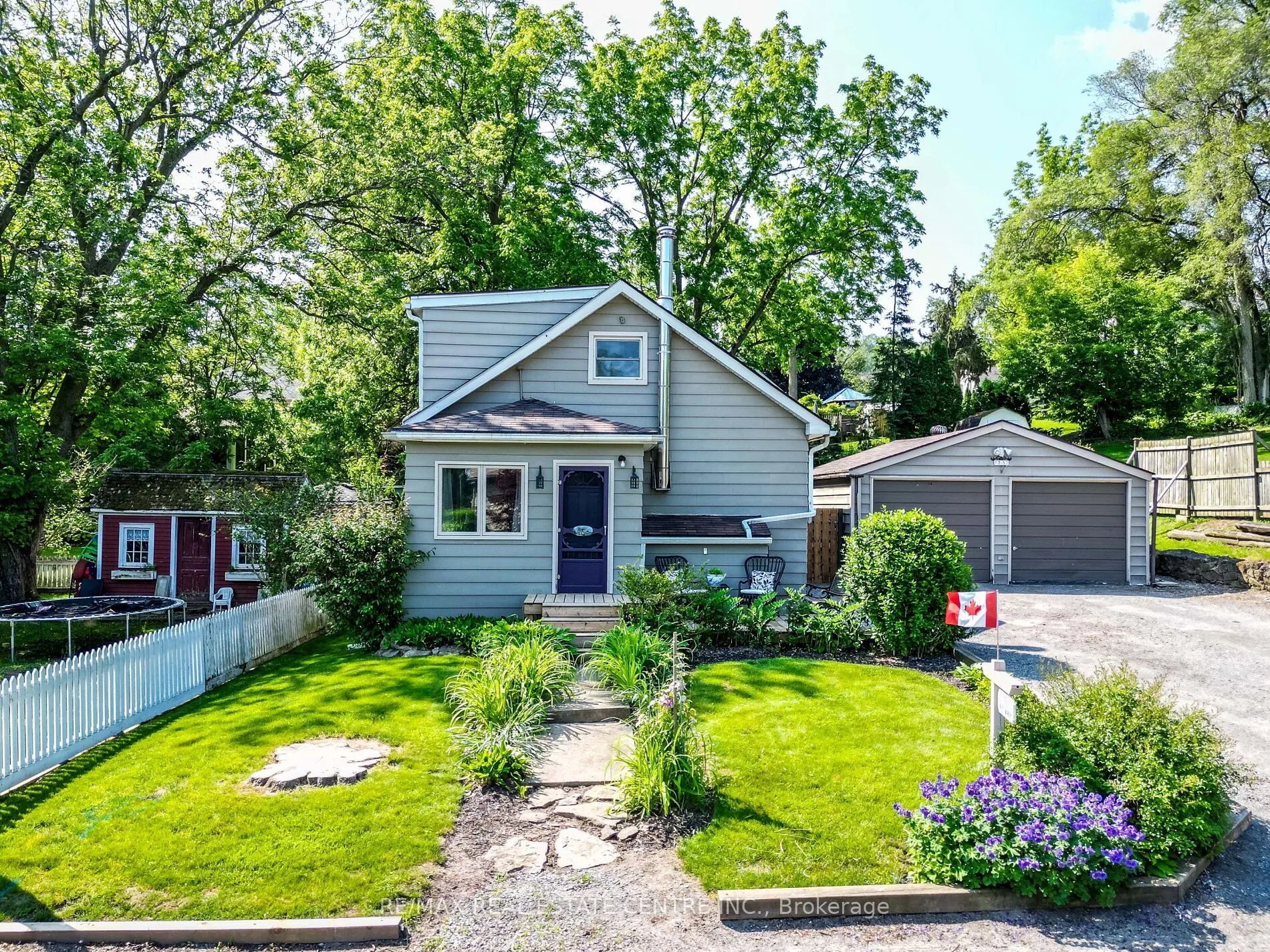 25 Highlander Street