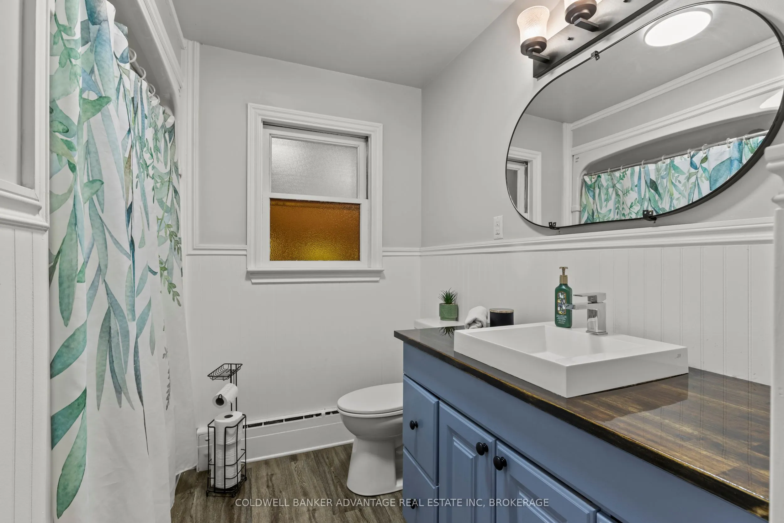407 Steele Street