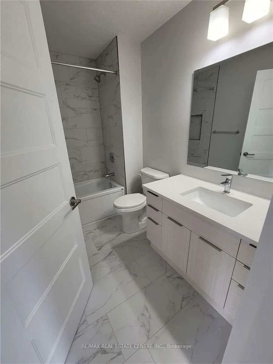 3380 Singleton Avenue, #109