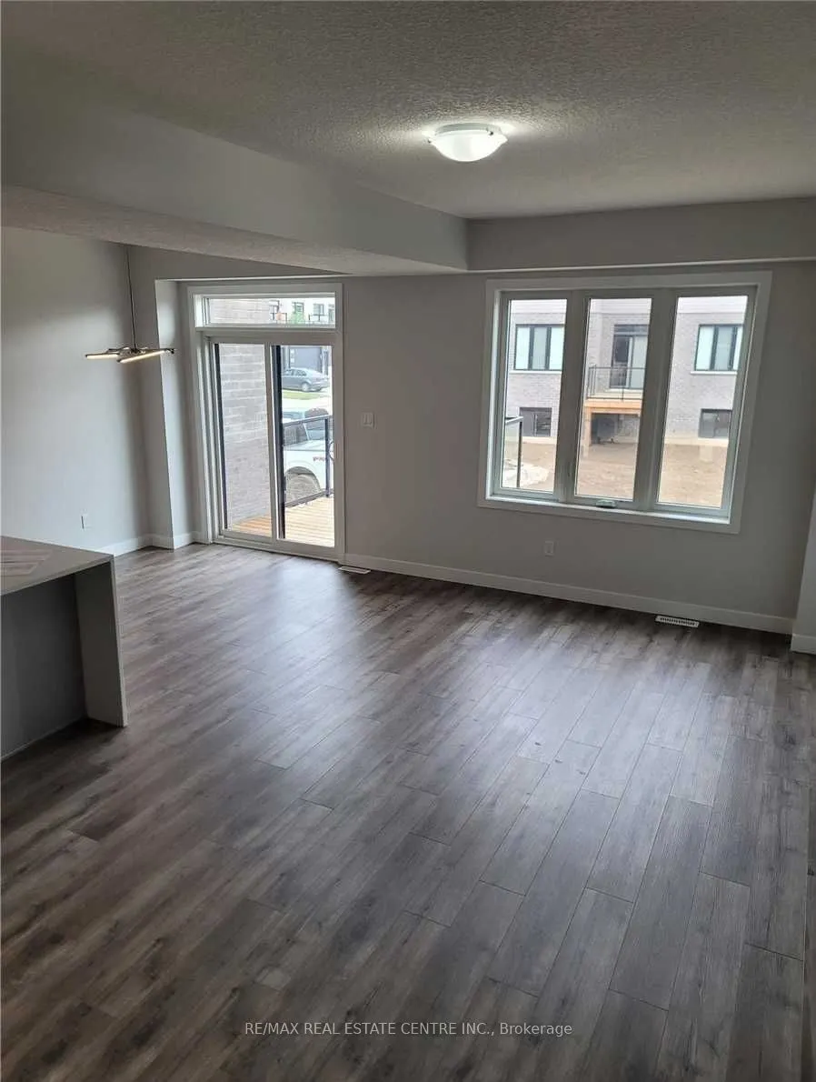 3380 Singleton Avenue, #109