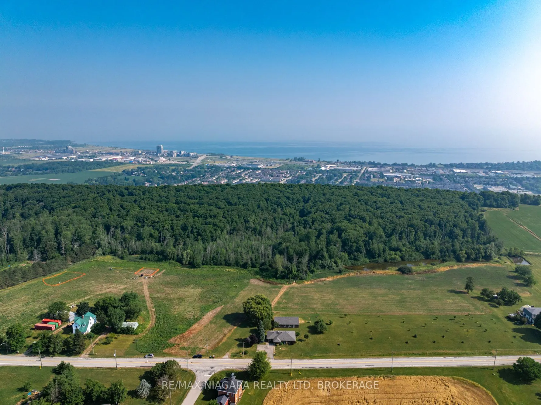 298 RIDGE Road W
