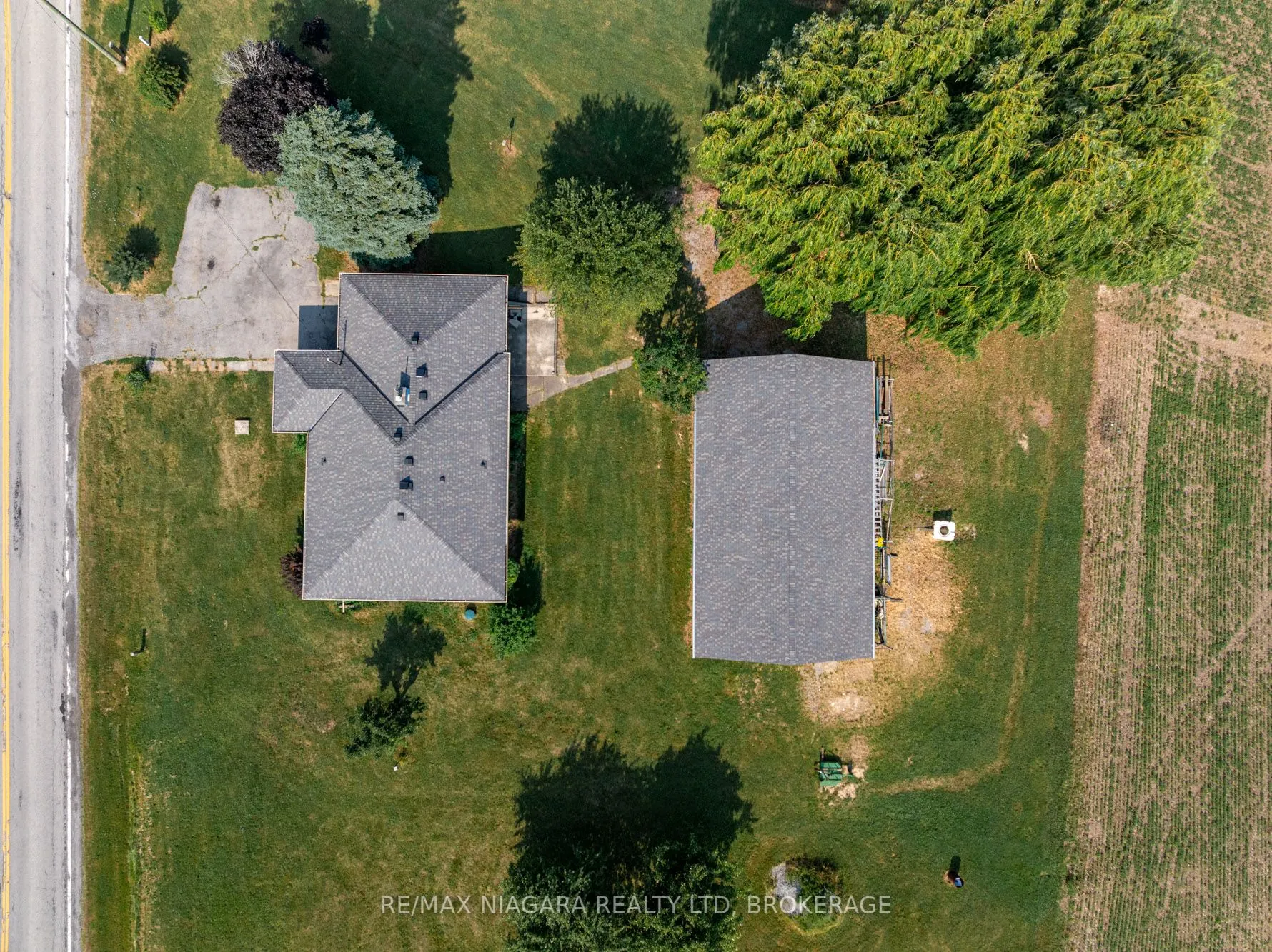 298 RIDGE Road W