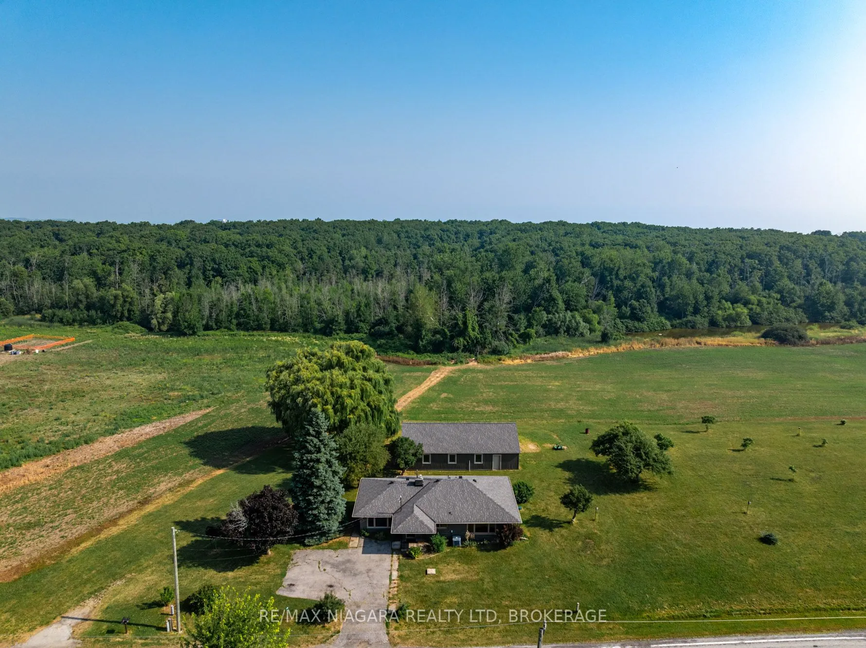 298 RIDGE Road W