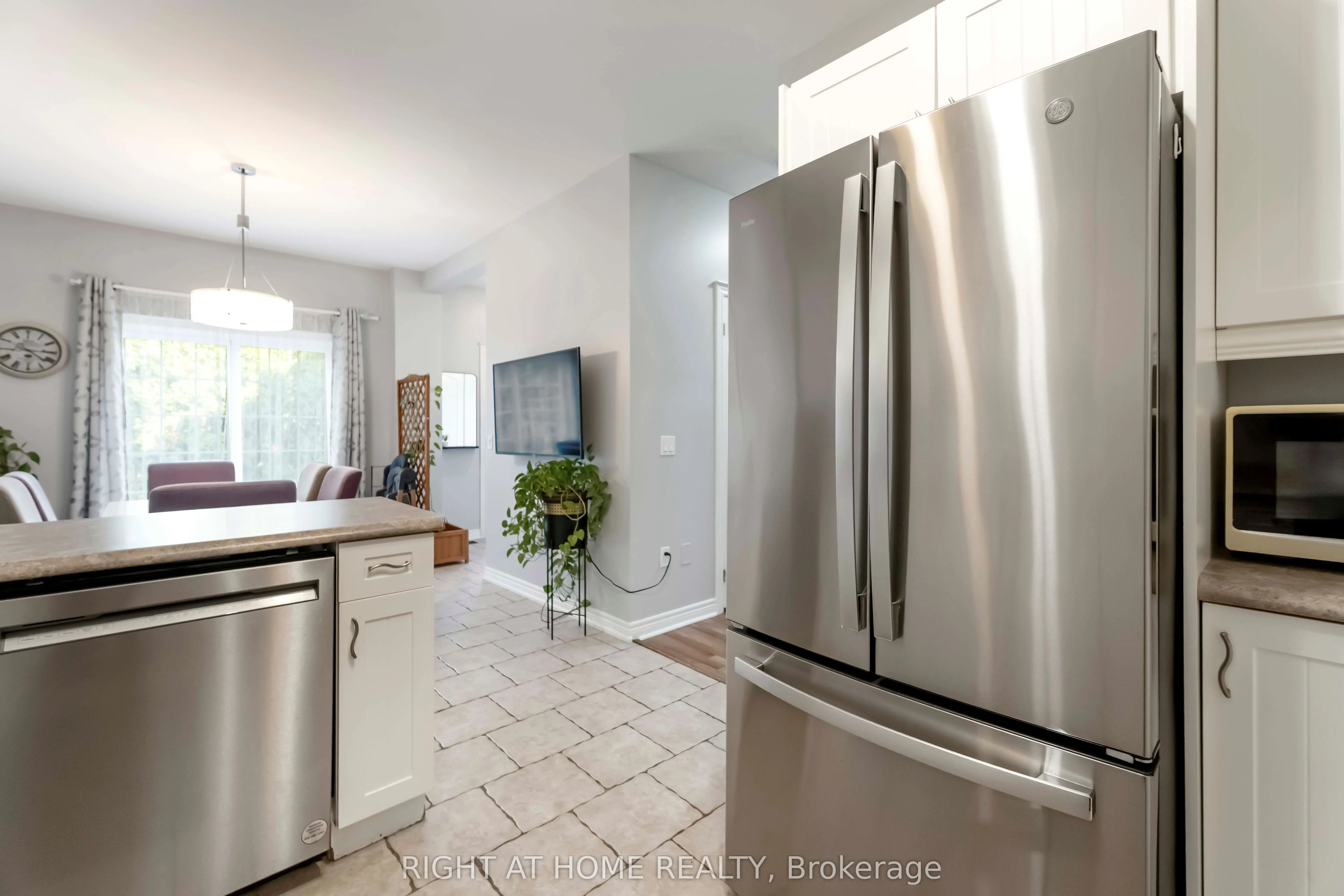 1085 Harrogate Drive, #35