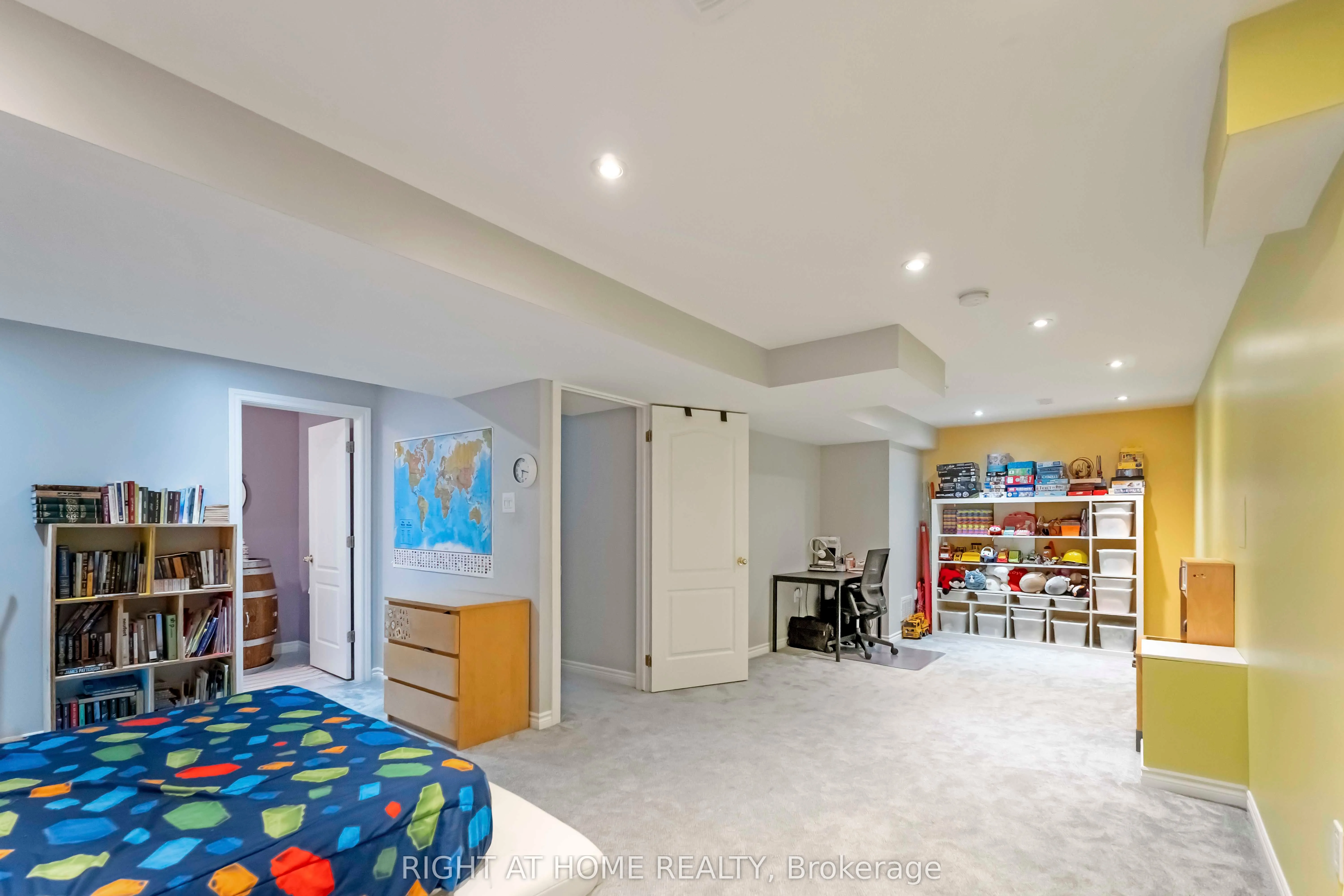 1085 Harrogate Drive, #35