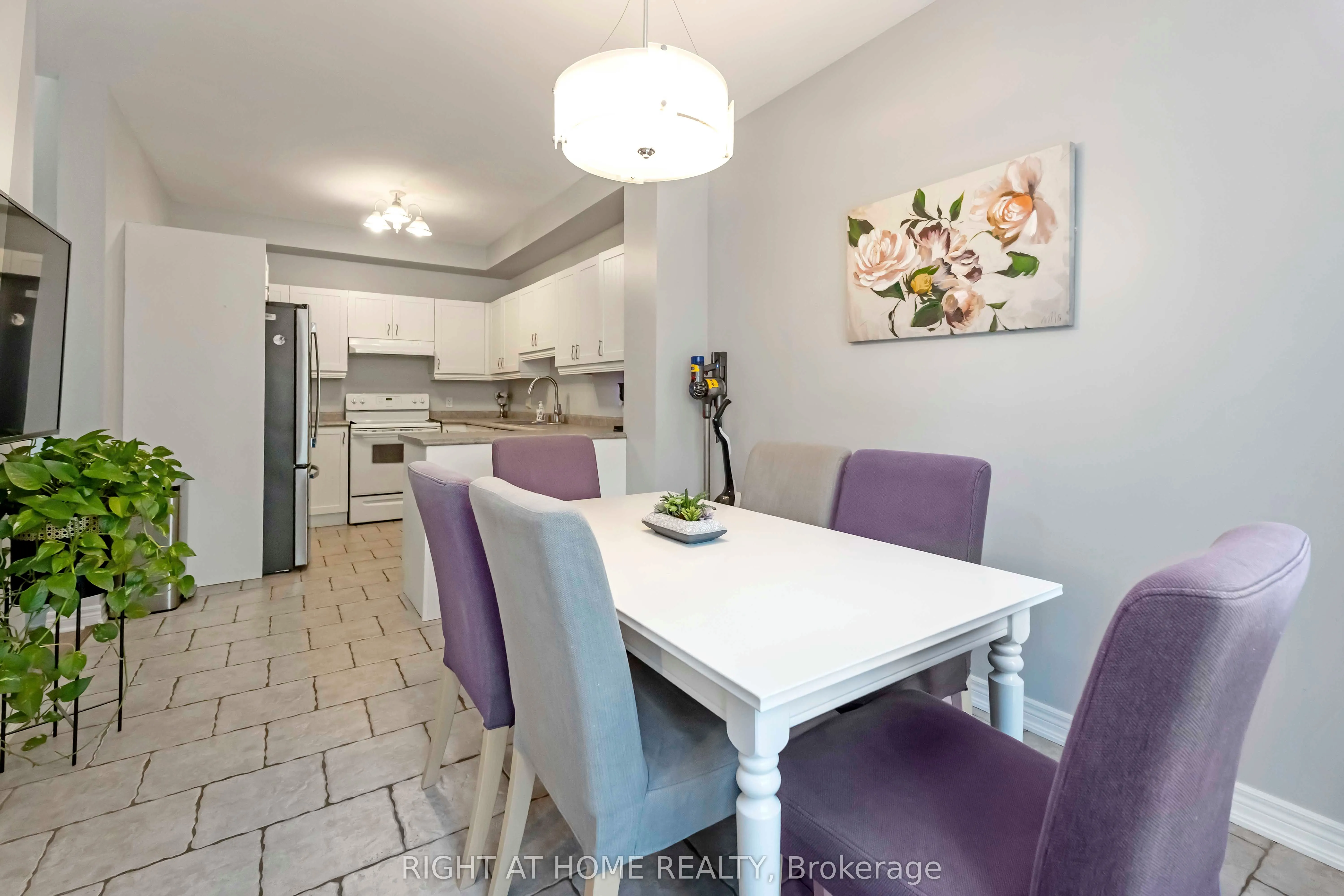 1085 Harrogate Drive, #35