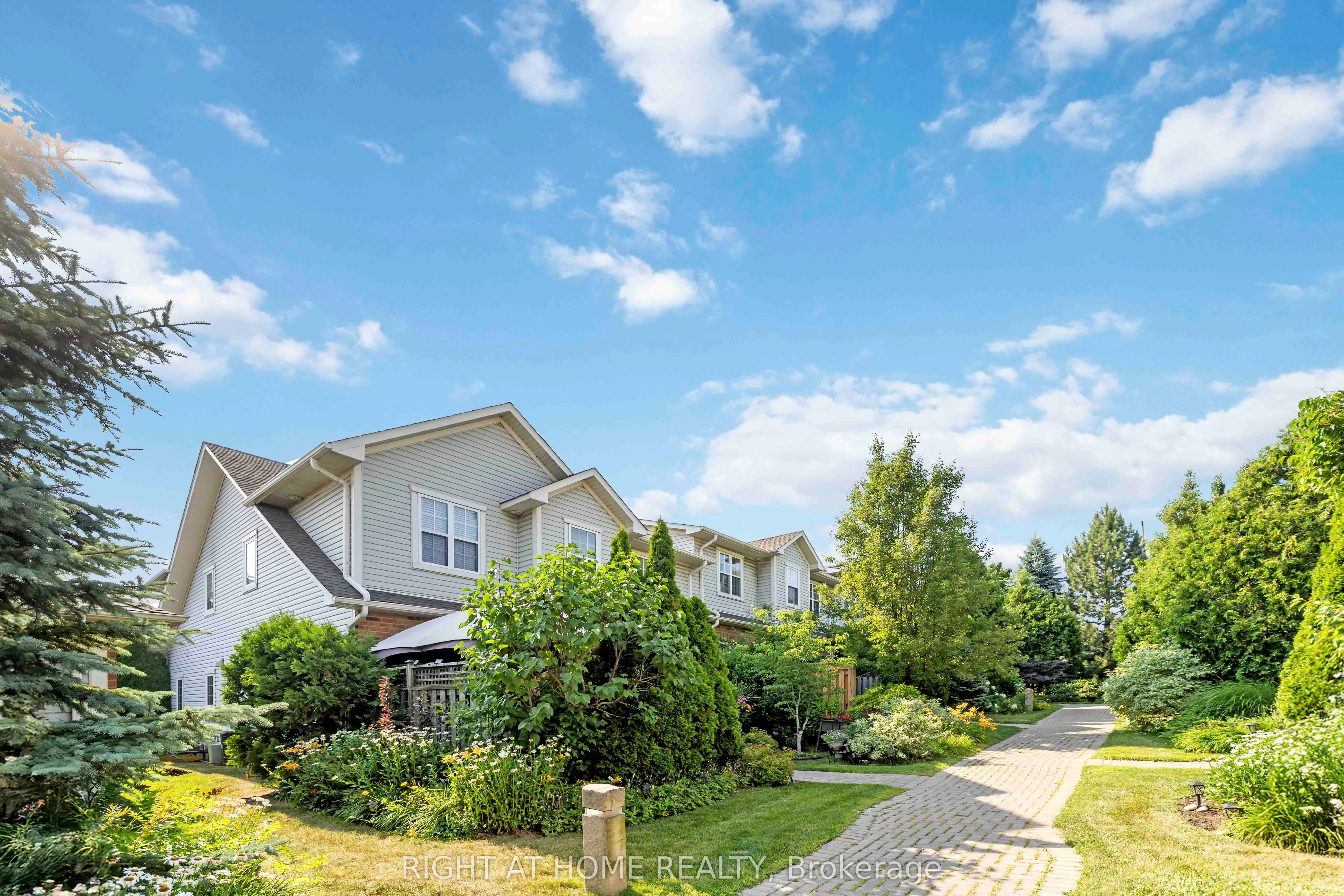 1085 Harrogate Drive, #35