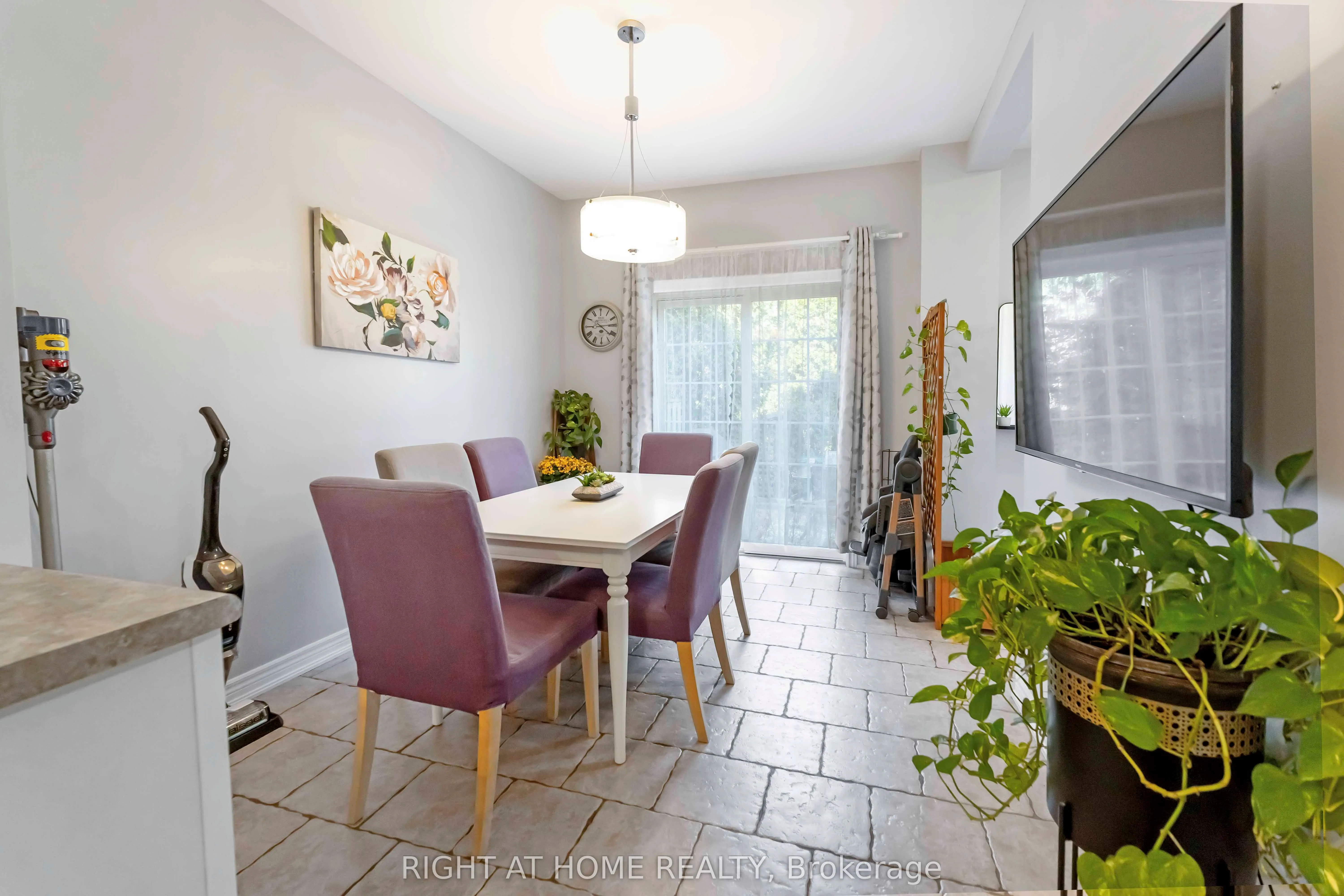 1085 Harrogate Drive, #35