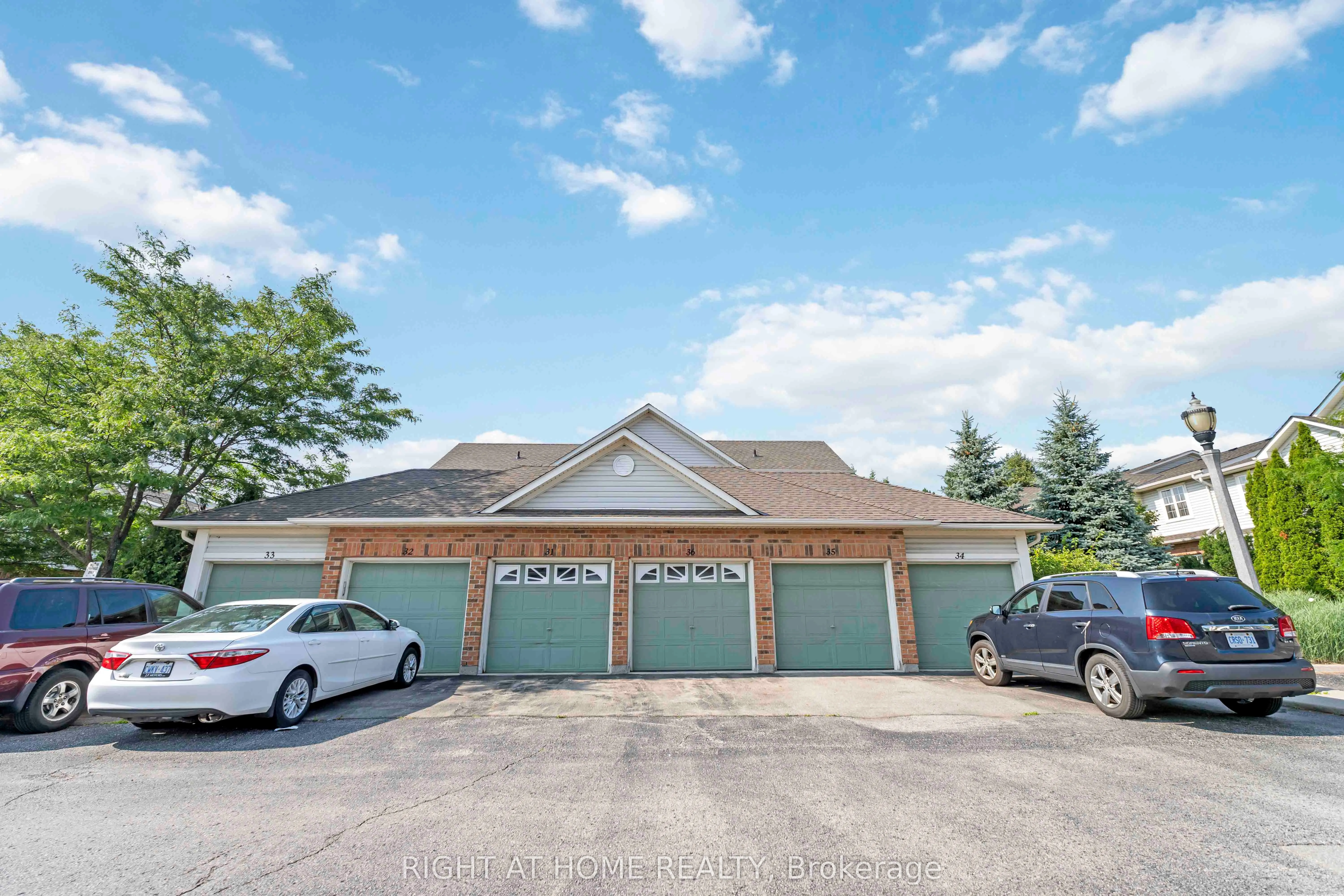 1085 Harrogate Drive, #35