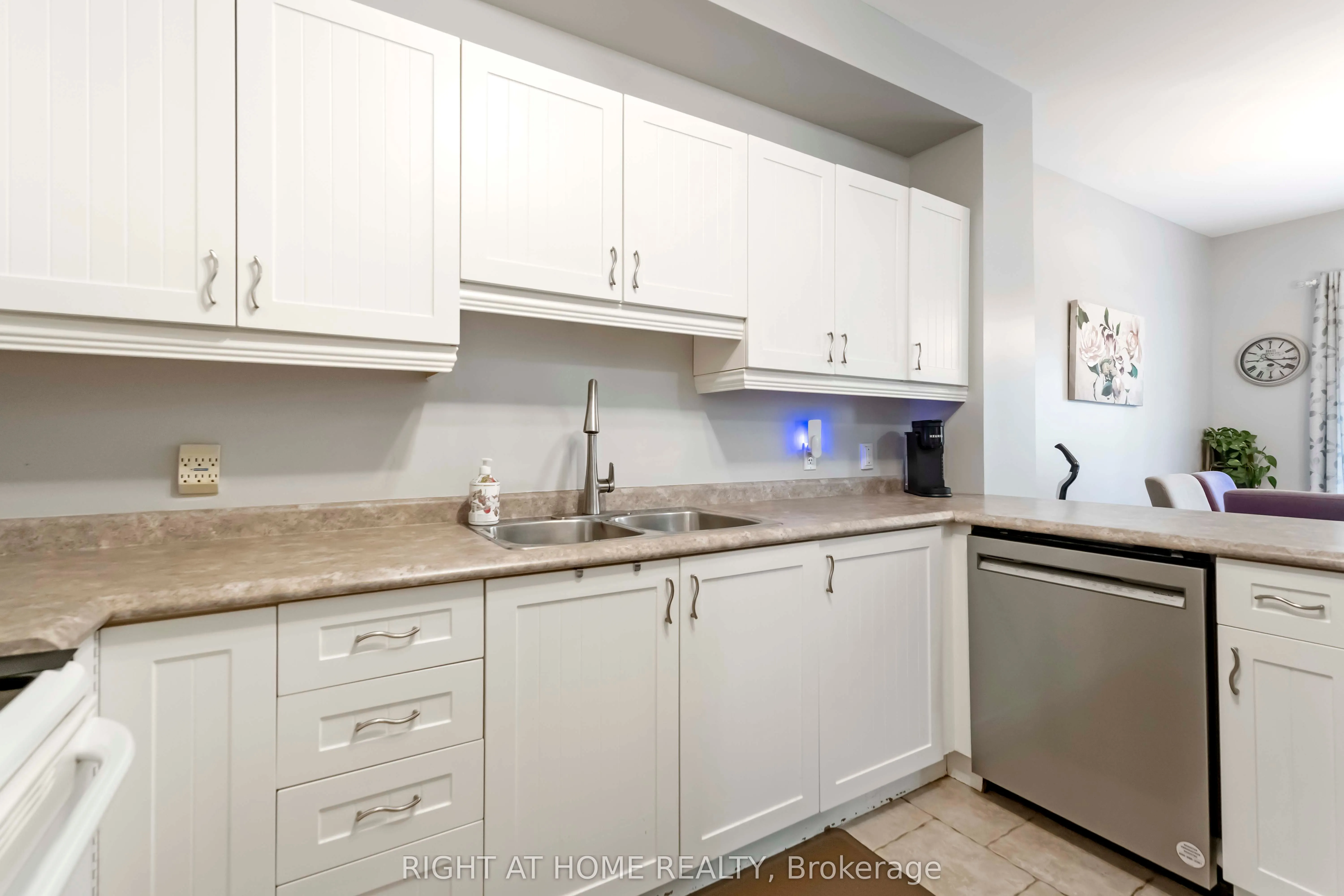 1085 Harrogate Drive, #35