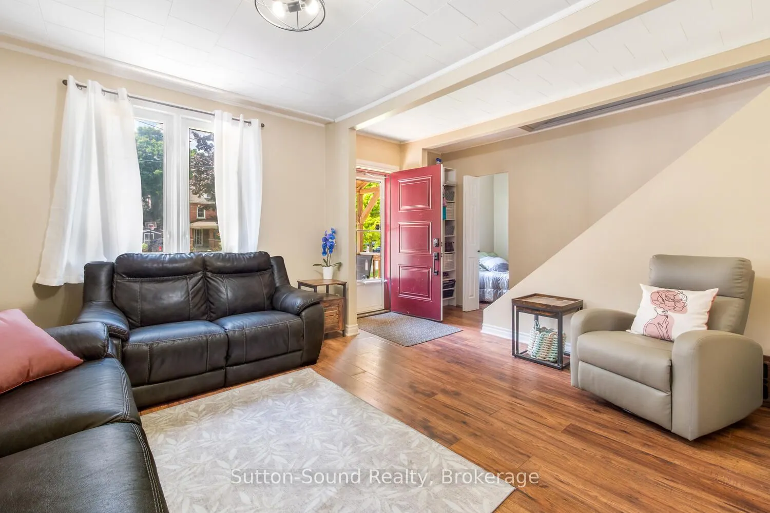 1139 4th Avenue W