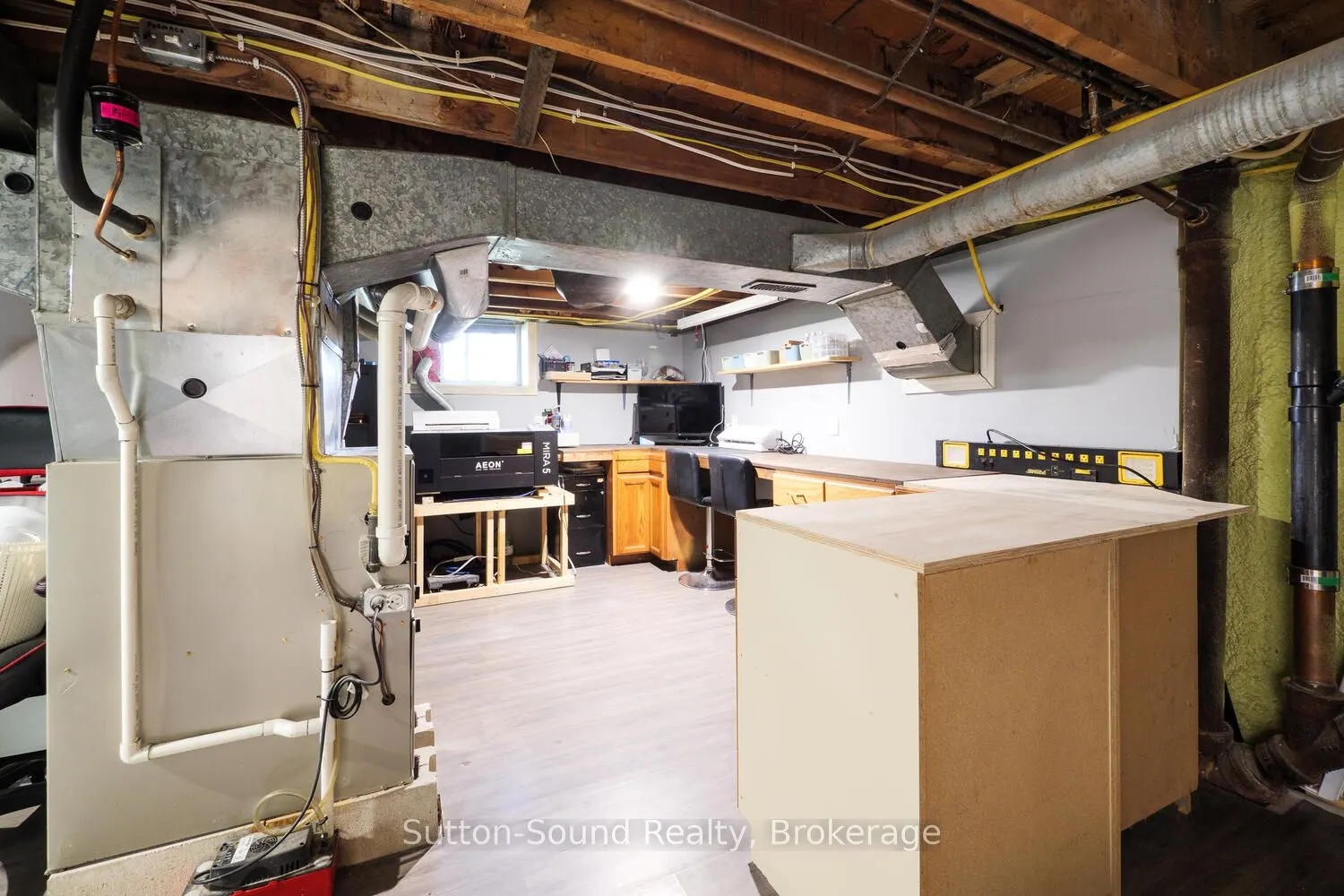 1139 4th Avenue W