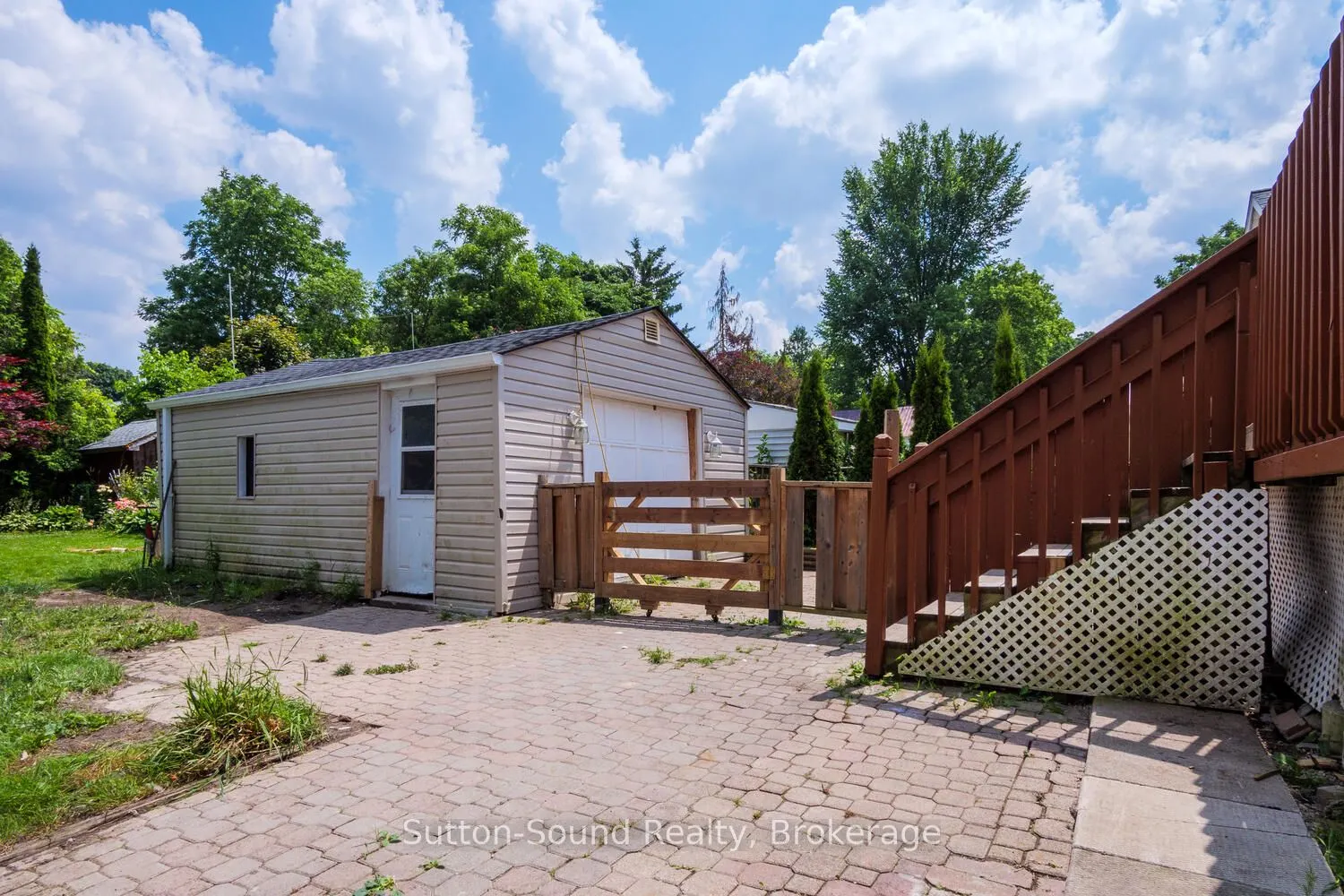1139 4th Avenue W