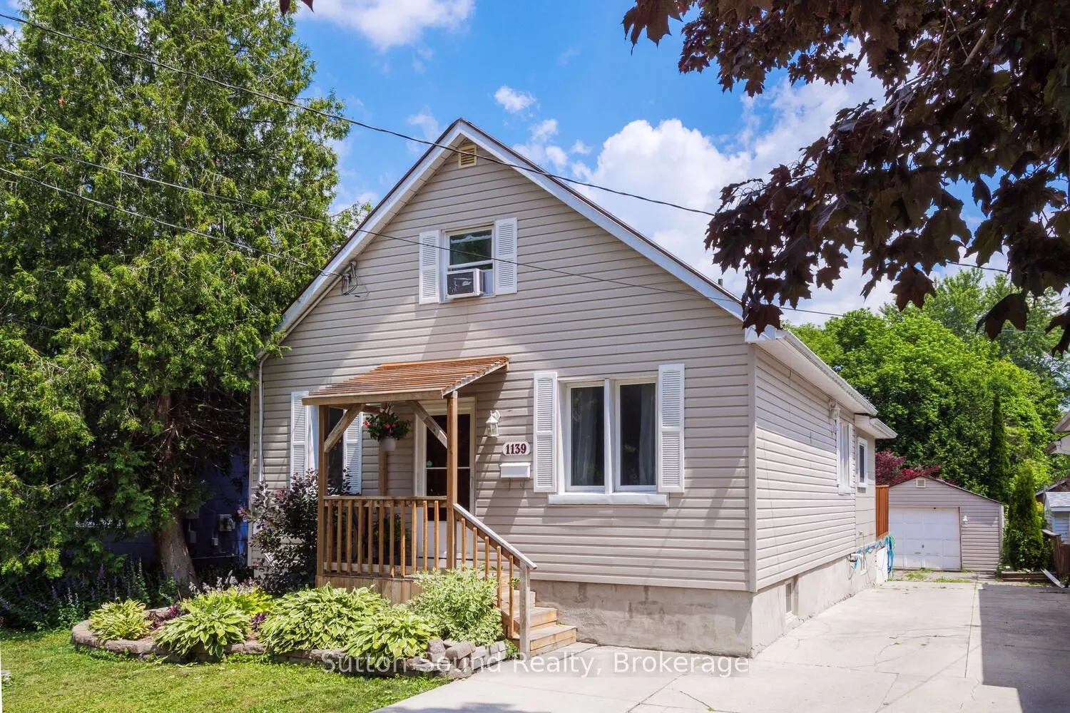 1139 4th Avenue W