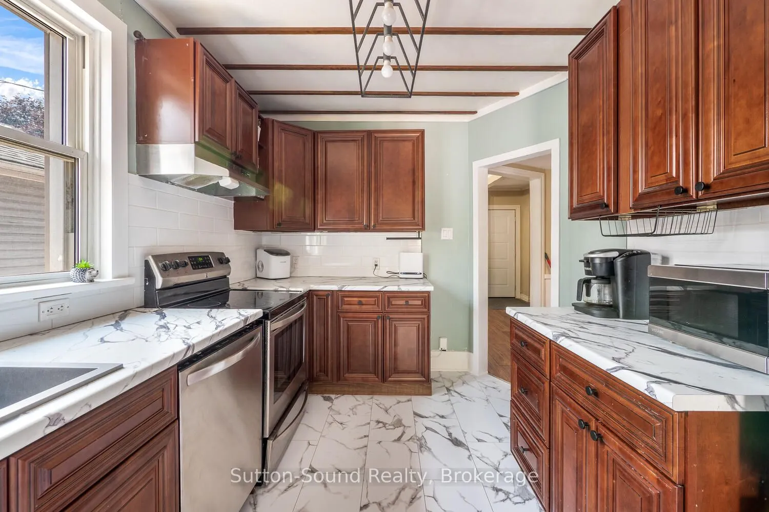 1139 4th Avenue W