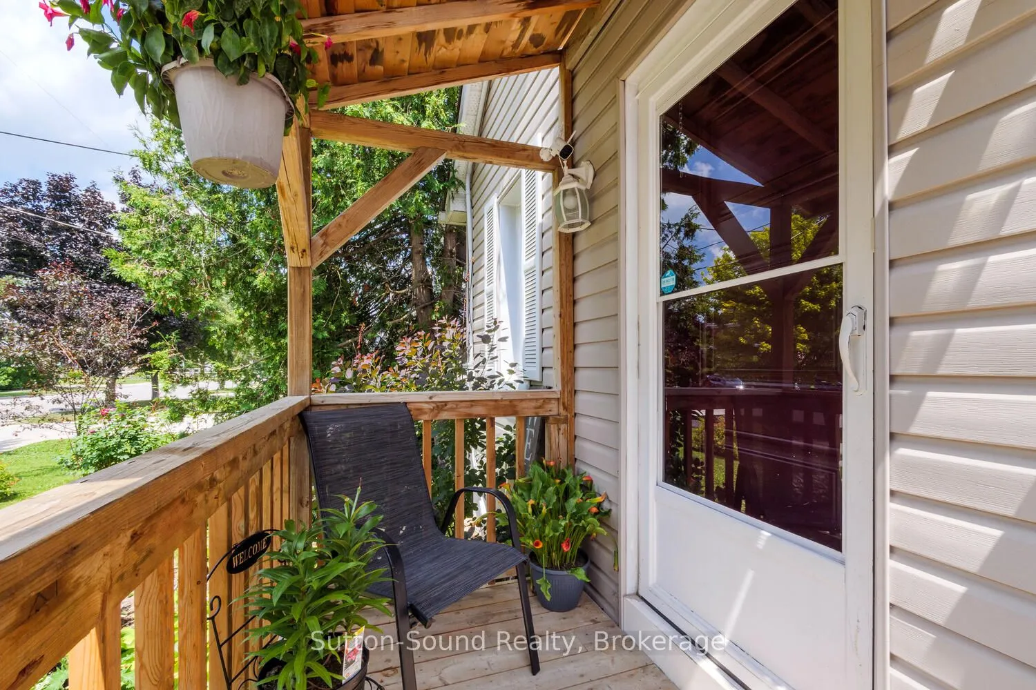 1139 4th Avenue W