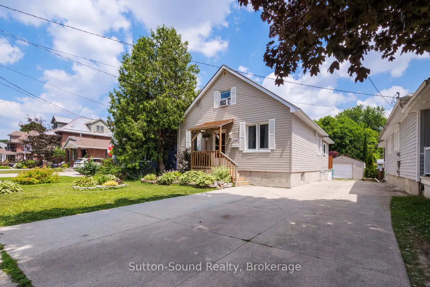 1139 4th Avenue W