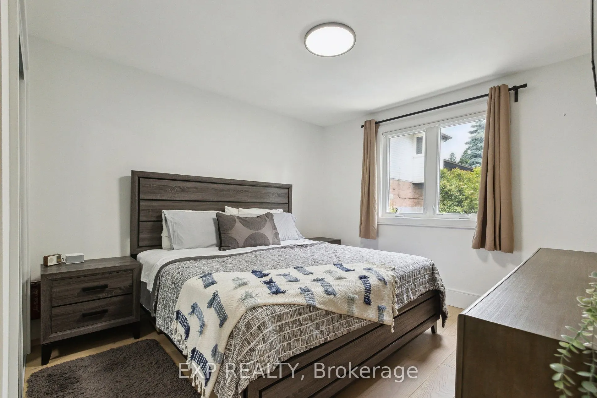 77 Imperial Road N