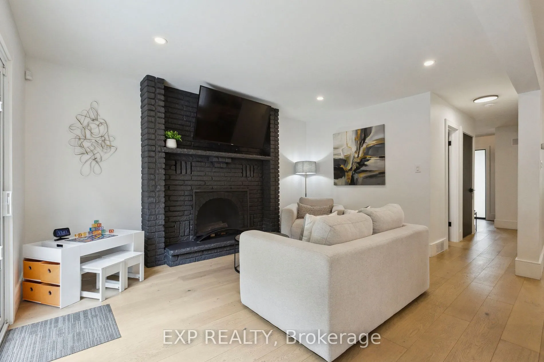 77 Imperial Road N