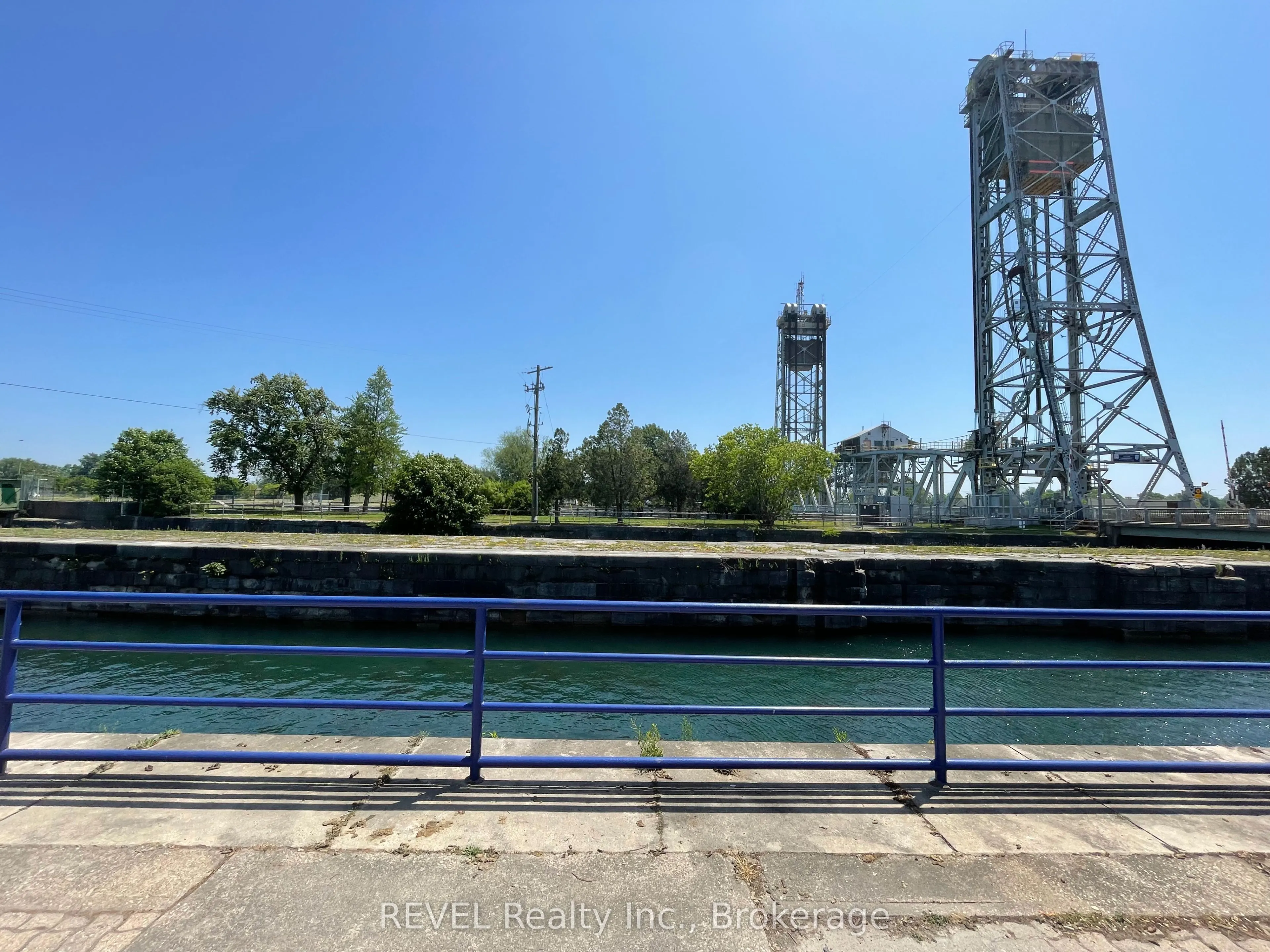 258&260 West Street