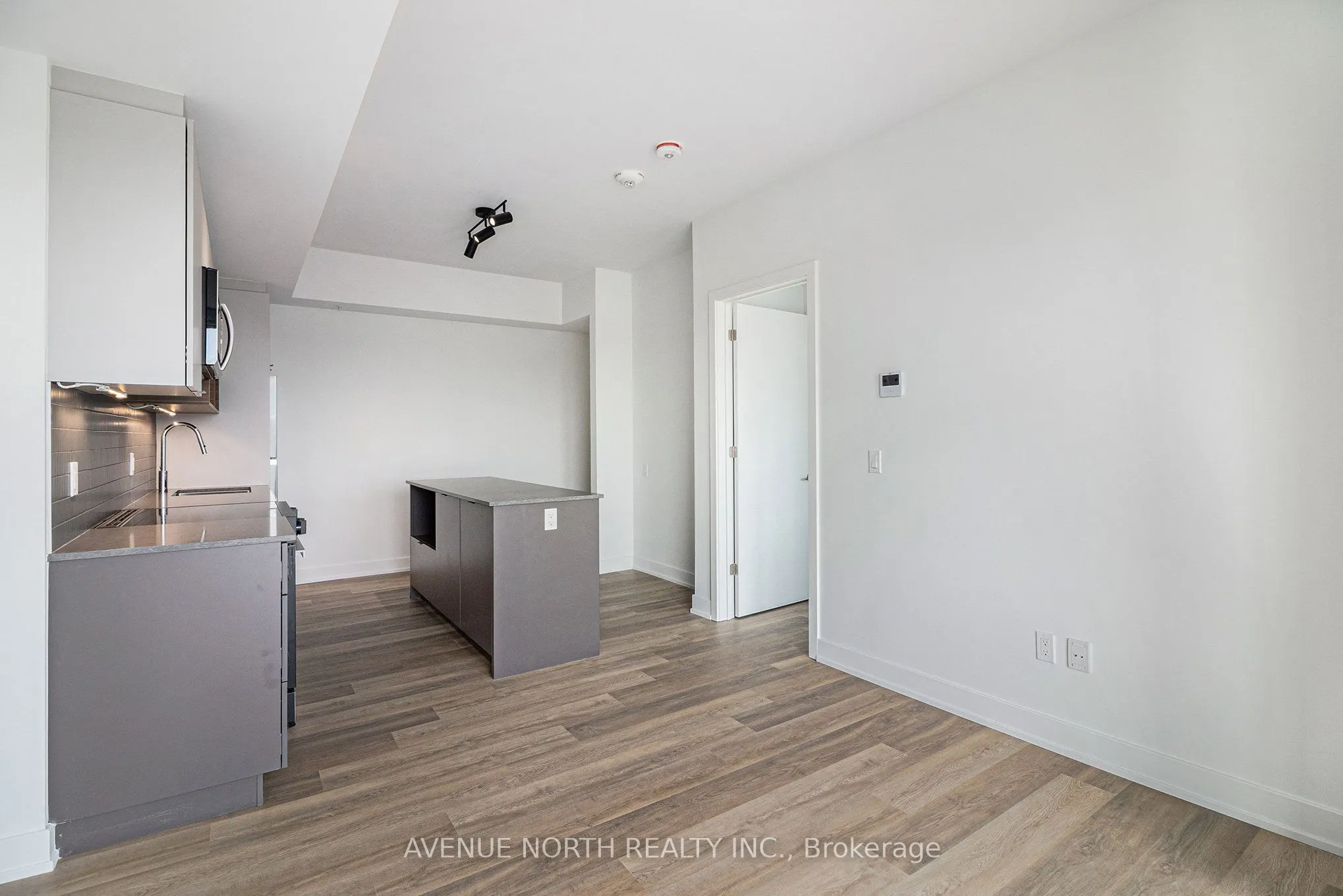 280 Montgomery Street, #1014
