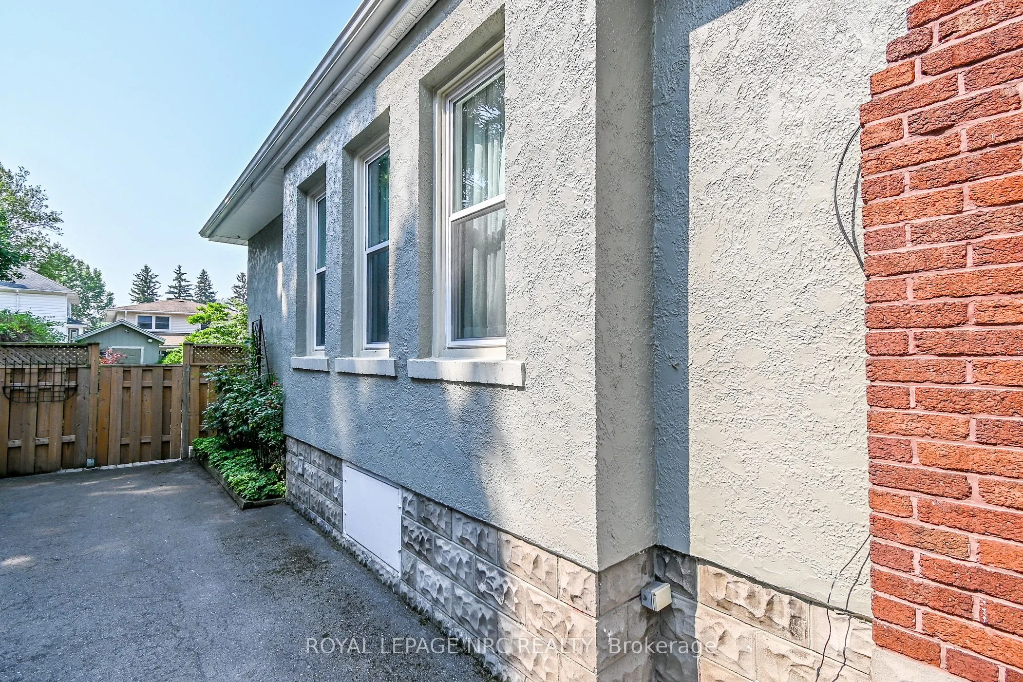 250 Kent Street