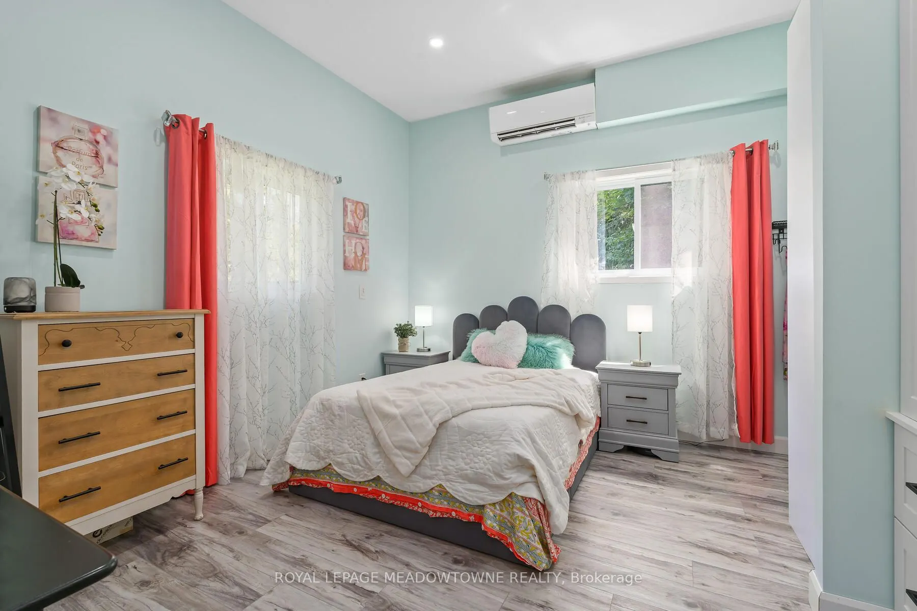 1 Erinlea Crescent