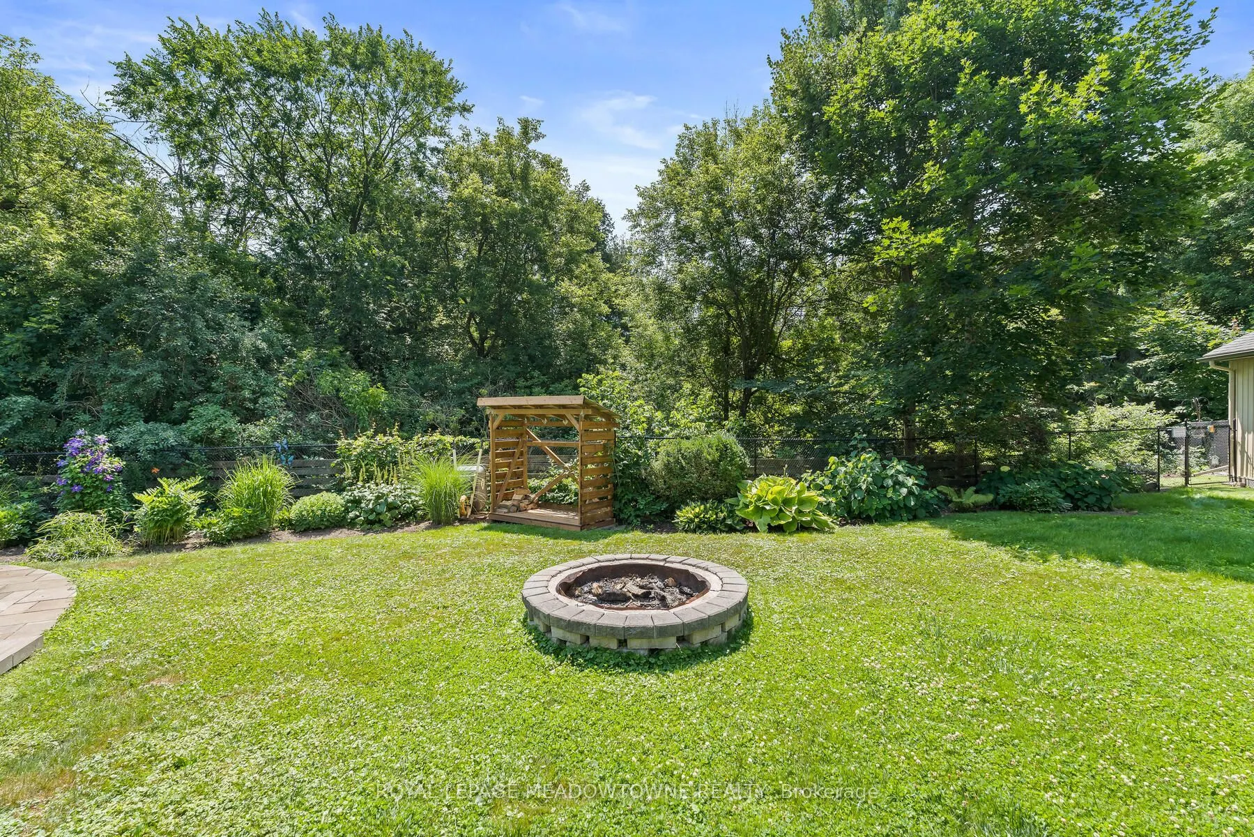 1 Erinlea Crescent